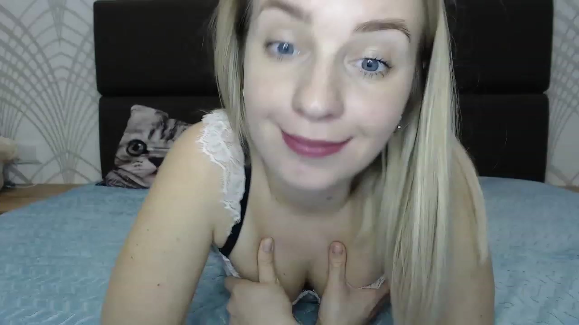 Gallery image thumbnail from Amy_CuteBambi's myfreecams stream on, 04/05/2023, 18:00 image 9 of 20