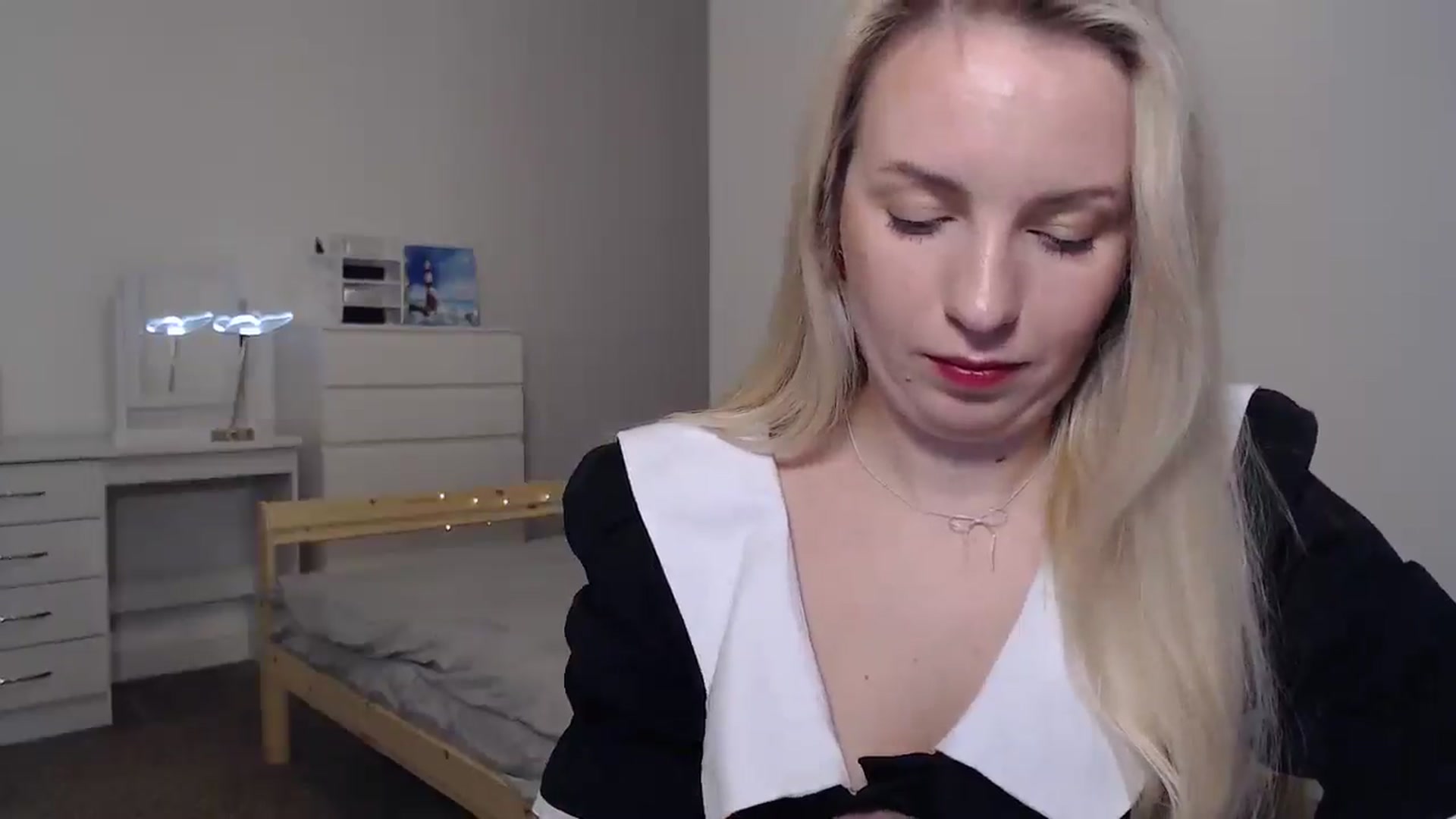 Gallery image thumbnail from Amy_CuteBambi's myfreecams stream on, 01/17/2025, 15:38 image 10 of 20