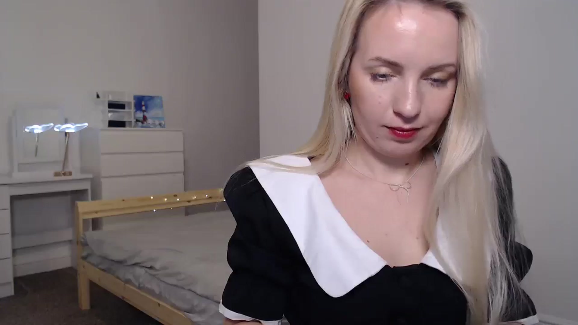 Gallery image thumbnail from Amy_CuteBambi's myfreecams stream on, 01/17/2025, 15:38 image 4 of 20