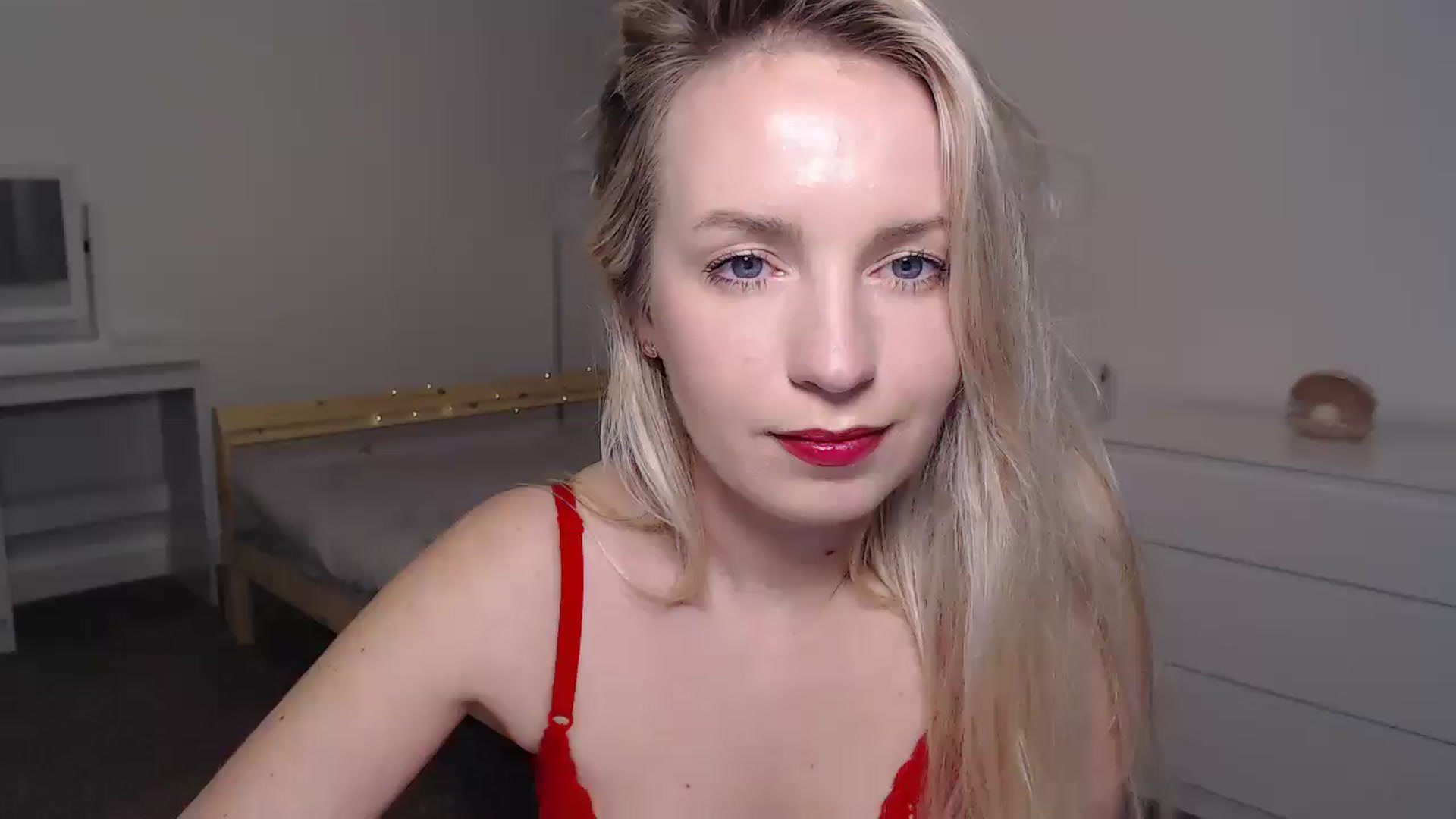 Gallery image thumbnail from Amy_CuteBambi's myfreecams stream on, 01/24/2025, 19:01 image 18 of 20