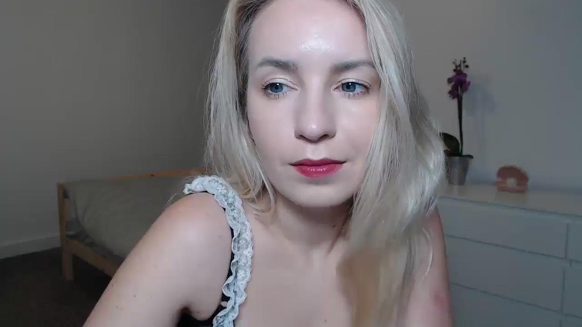 Gallery image thumbnail from Amy_CuteBambi's myfreecams stream on, 02/01/2025, 20:19 image 10 of 20
