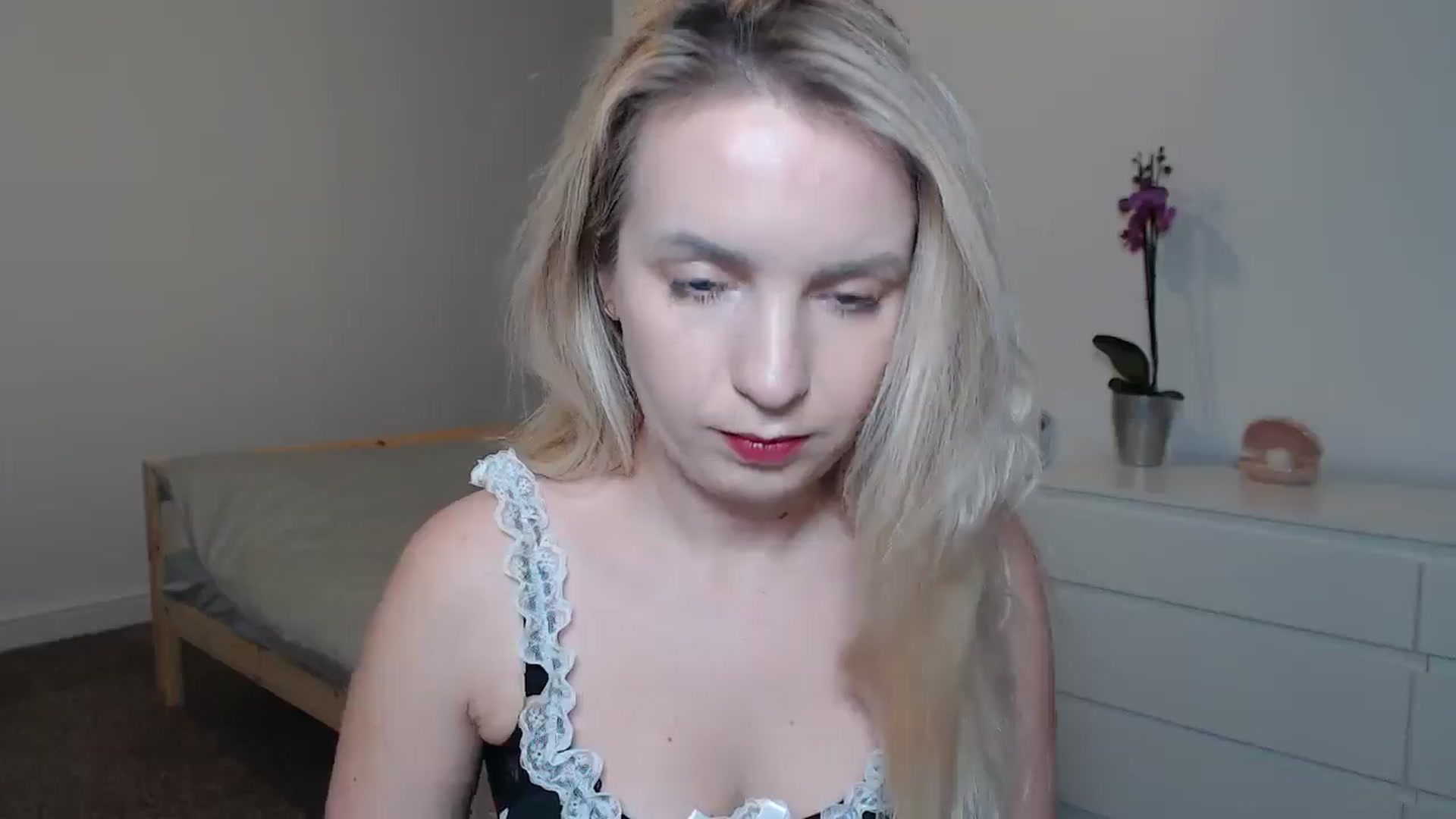 Gallery image thumbnail from Amy_CuteBambi's myfreecams stream on, 02/01/2025, 20:19 image 6 of 20