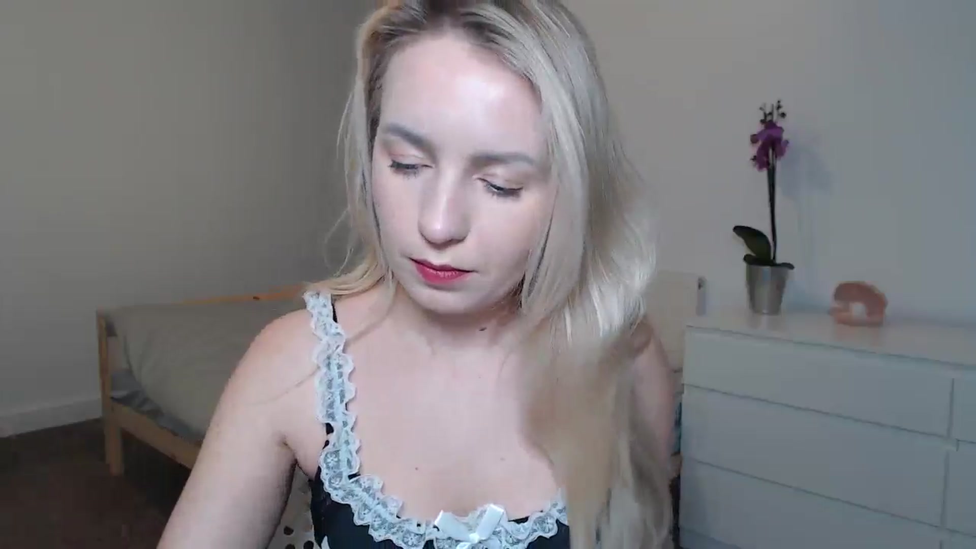 Gallery image thumbnail from Amy_CuteBambi's myfreecams stream on, 02/01/2025, 20:19 image 19 of 20