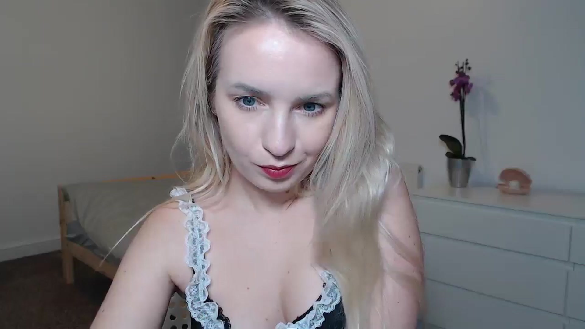 Gallery image thumbnail from Amy_CuteBambi's myfreecams stream on, 02/01/2025, 20:19 image 18 of 20