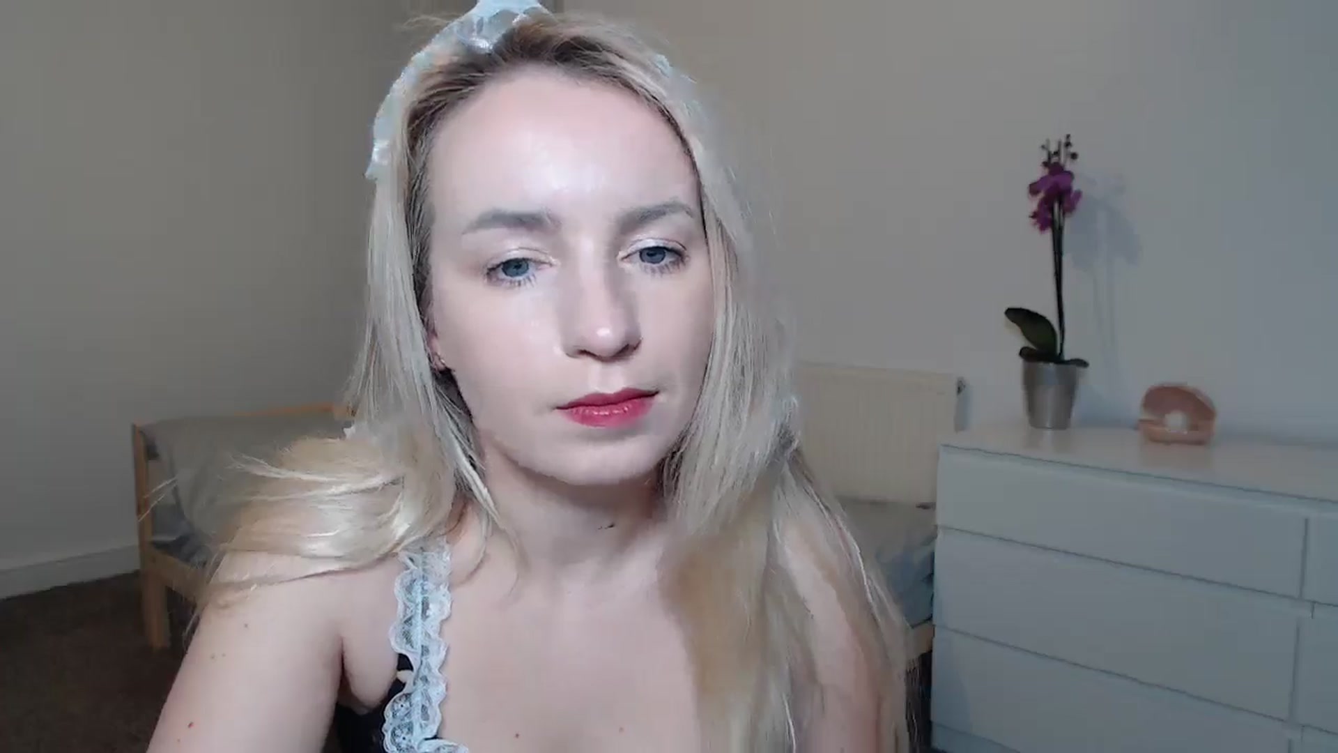Gallery image thumbnail from Amy_CuteBambi's myfreecams stream on, 02/01/2025, 20:19 image 13 of 20