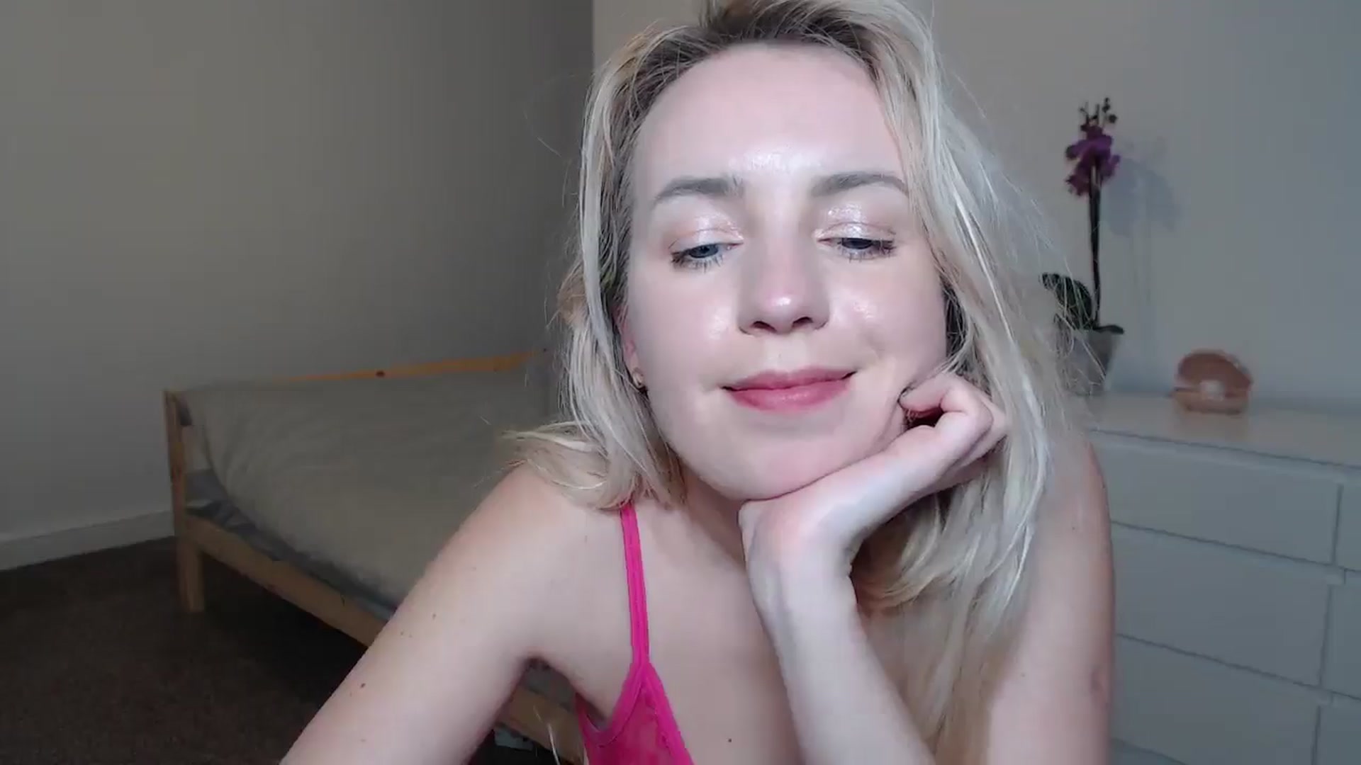Gallery image thumbnail from Amy_CuteBambi's myfreecams stream on, 02/01/2025, 21:41 image 20 of 20