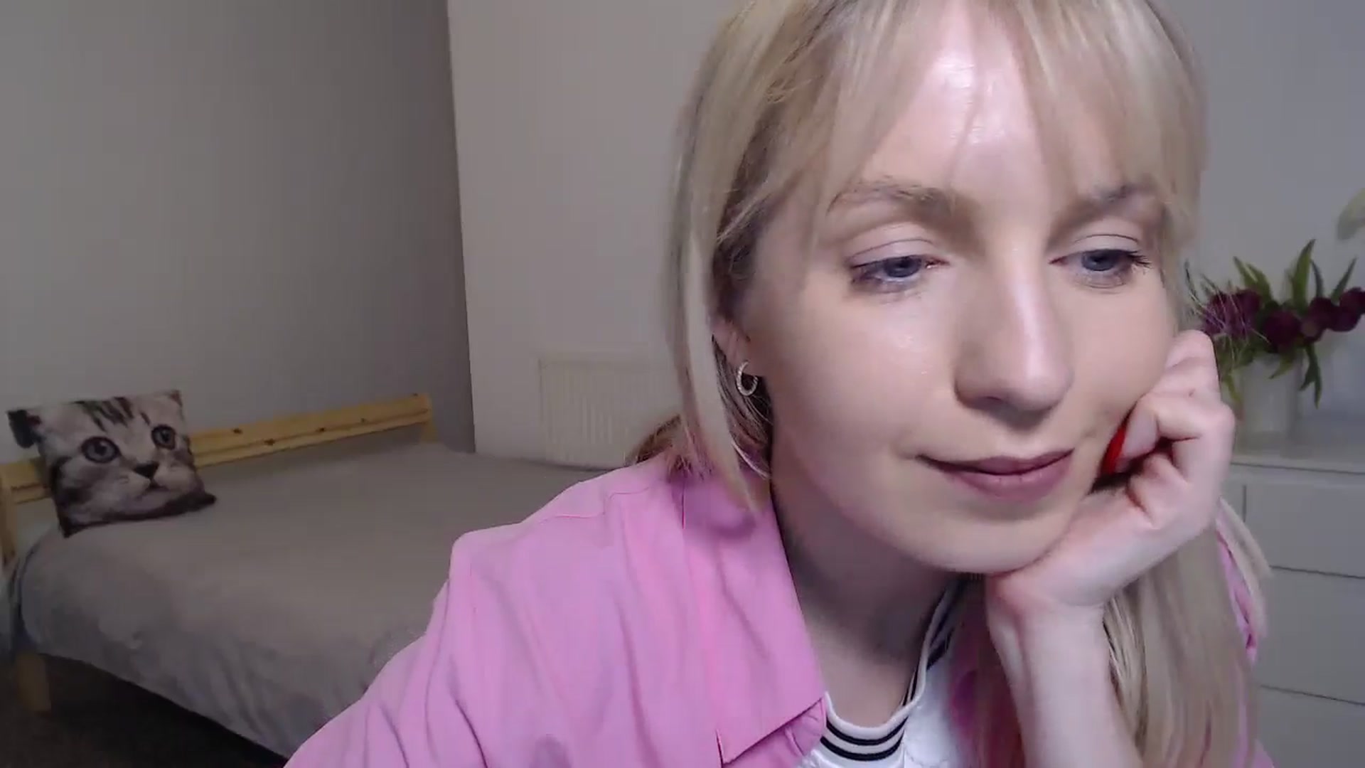 Gallery image thumbnail from Amy_CuteBambi's myfreecams stream on, 04/03/2025, 20:40 image 10 of 20