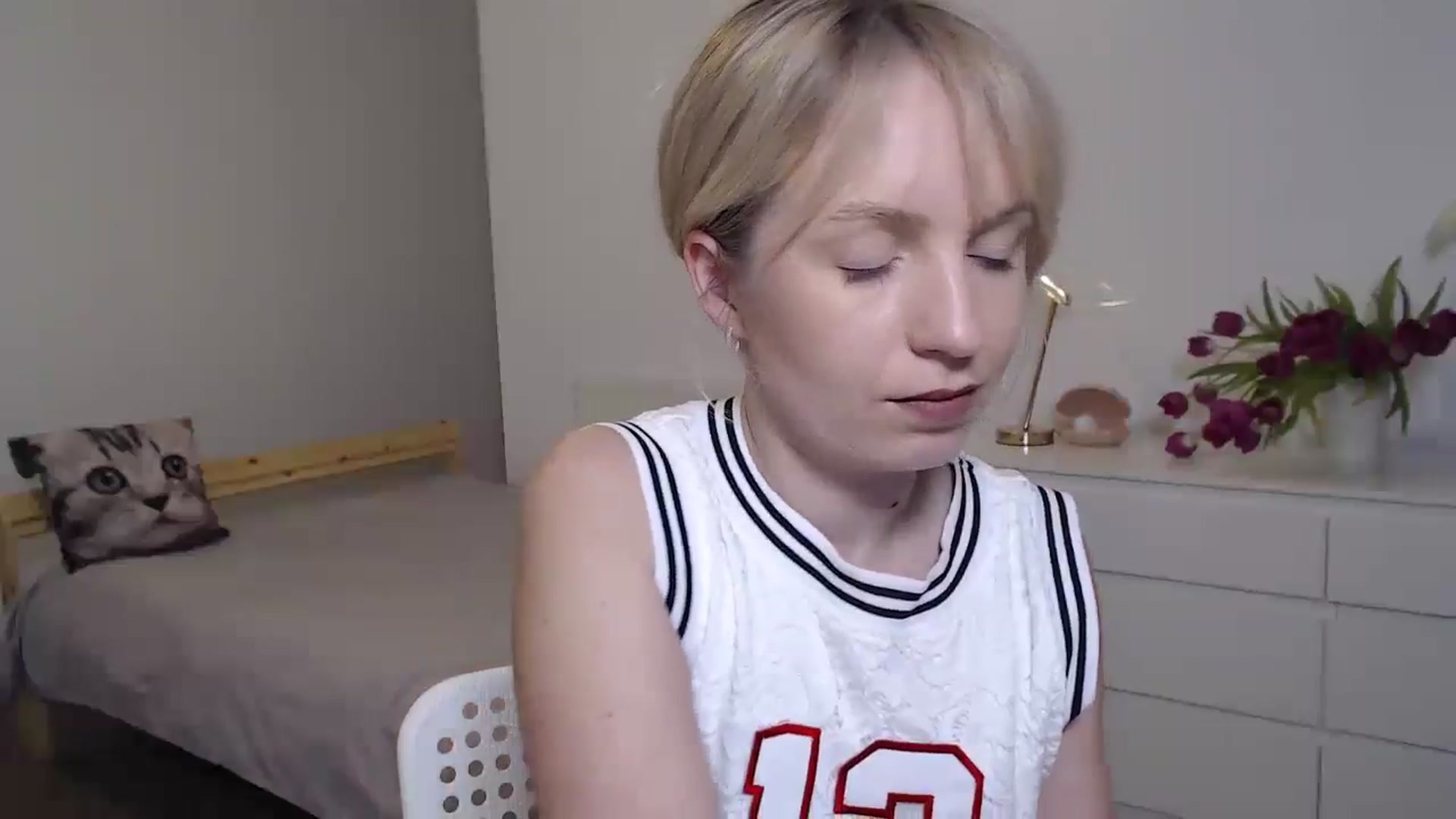 Gallery image thumbnail from Amy_CuteBambi's myfreecams stream on, 04/03/2025, 20:40 image 20 of 20
