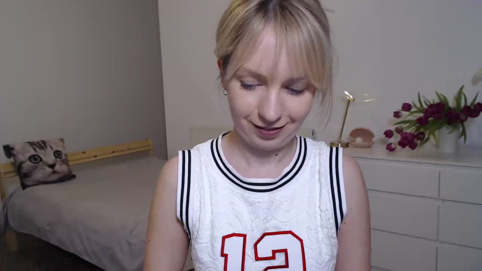 Gallery image thumbnail from Amy_CuteBambi's myfreecams stream on, 04/03/2025, 20:40 image 19 of 20