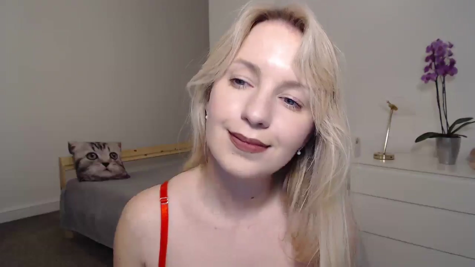 Gallery image thumbnail from Amy_CuteBambi's myfreecams stream on, 04/14/2025, 20:08 image 19 of 20