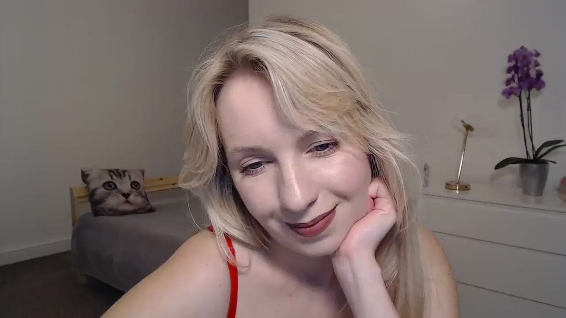 Gallery image thumbnail from Amy_CuteBambi's myfreecams stream on, 04/14/2025, 20:08 image 20 of 20