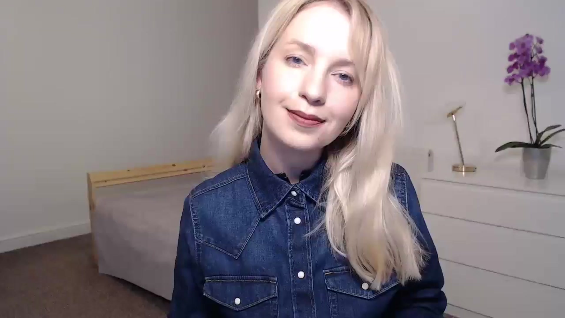 Gallery image thumbnail from Amy_CuteBambi's myfreecams stream on, 04/17/2025, 20:07 image 1 of 20