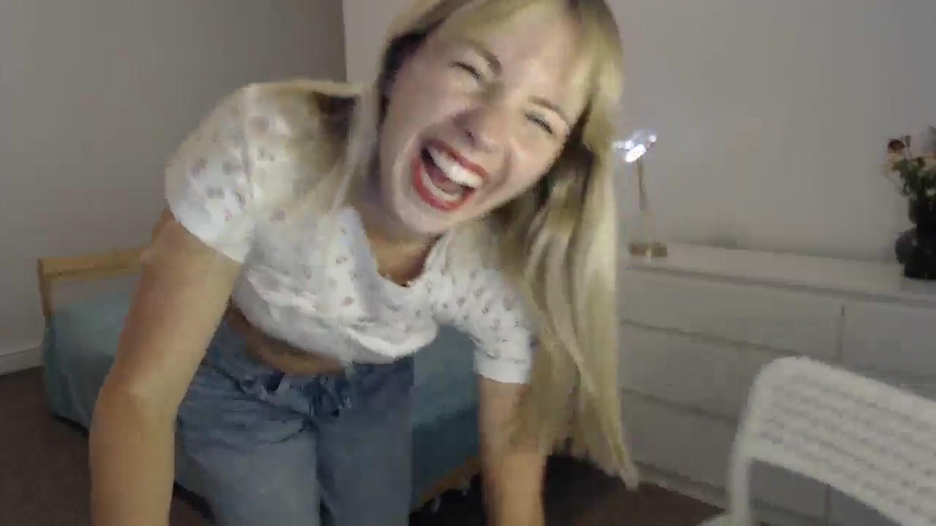 Gallery image thumbnail from Amy_CuteBambi's myfreecams stream on, 07/05/2025, 18:55 image 6 of 20
