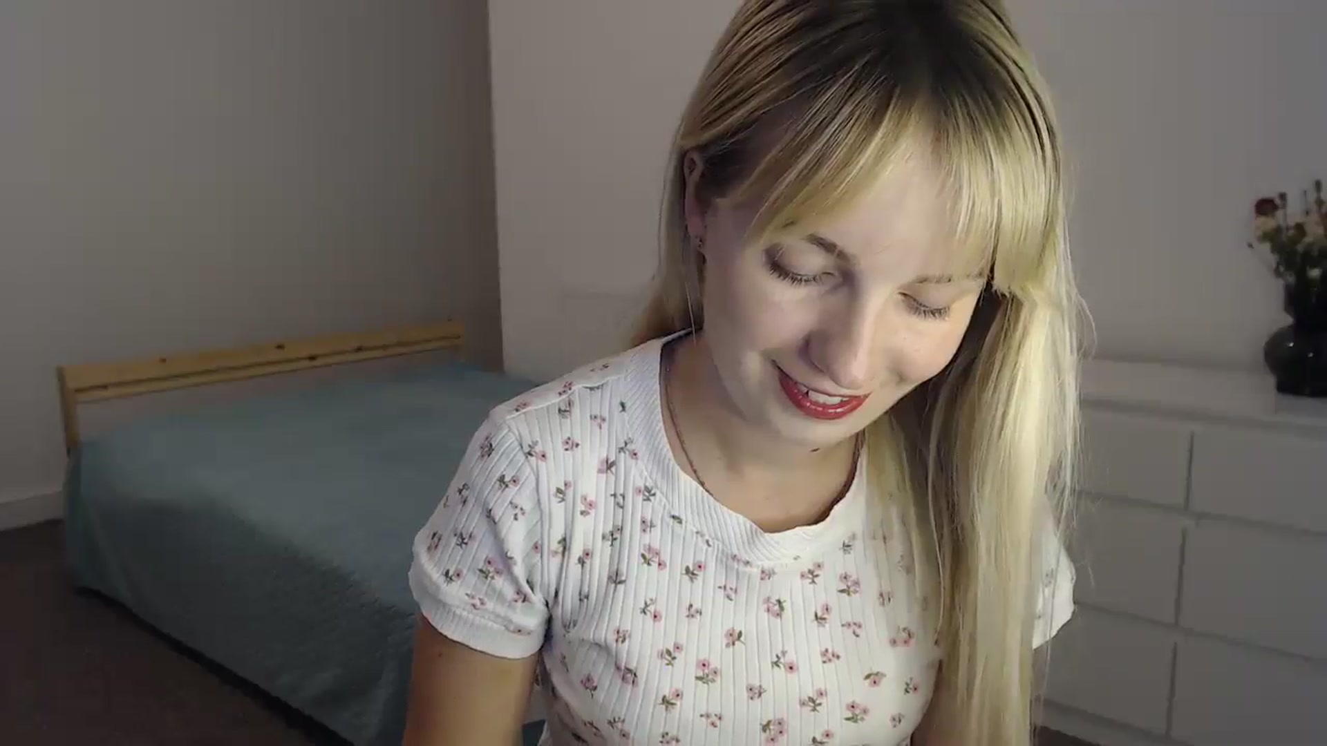 Gallery image thumbnail from Amy_CuteBambi's myfreecams stream on, 07/05/2025, 18:55 image 17 of 20