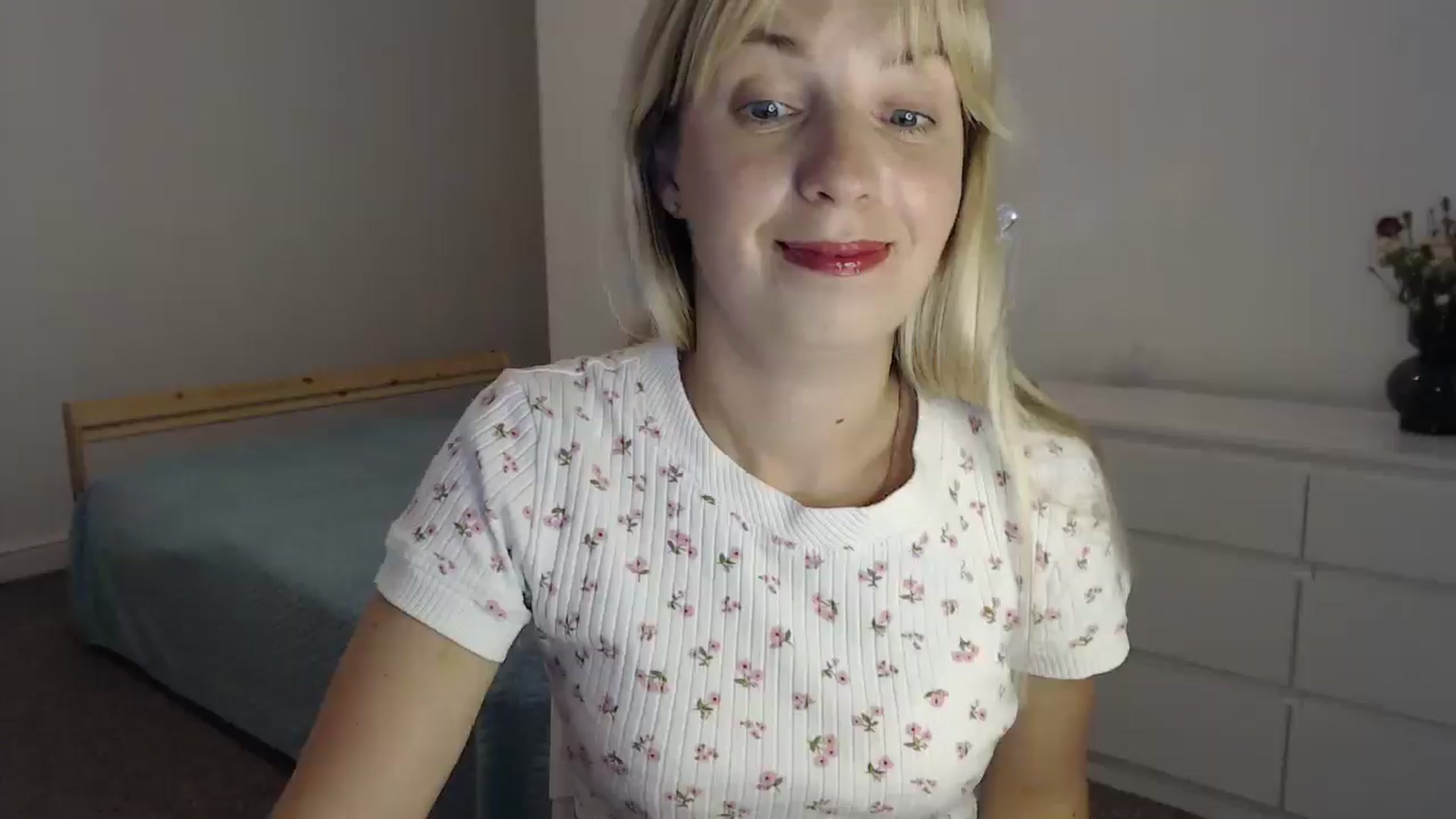 Gallery image thumbnail from Amy_CuteBambi's myfreecams stream on, 07/05/2025, 18:55 image 9 of 20