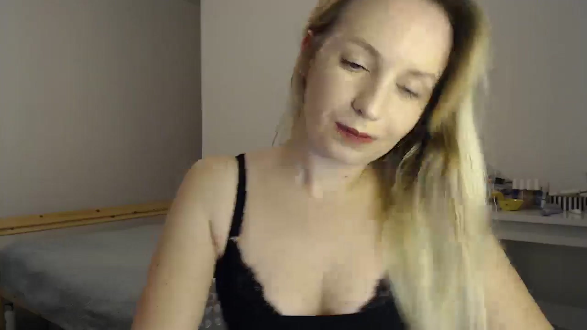 Gallery image thumbnail from Amy_CuteBambi's myfreecams stream on, 11/04/2025, 15:48 image 4 of 20