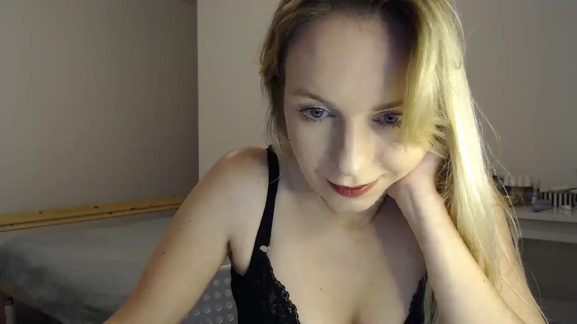 Gallery image thumbnail from Amy_CuteBambi's myfreecams stream on, 11/04/2025, 15:48 image 11 of 20