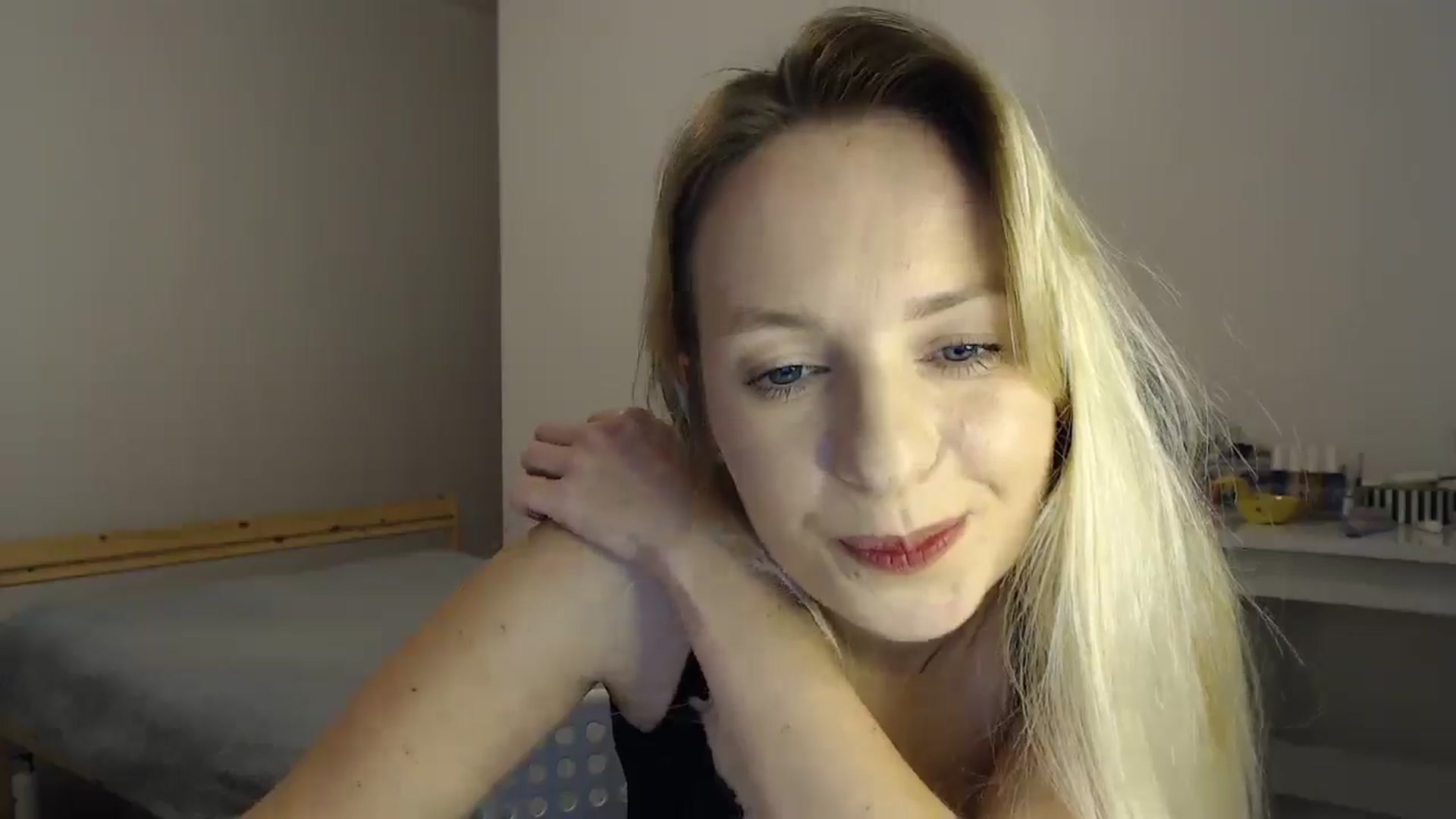 Gallery image thumbnail from Amy_CuteBambi's myfreecams stream on, 11/04/2025, 15:48 image 17 of 20