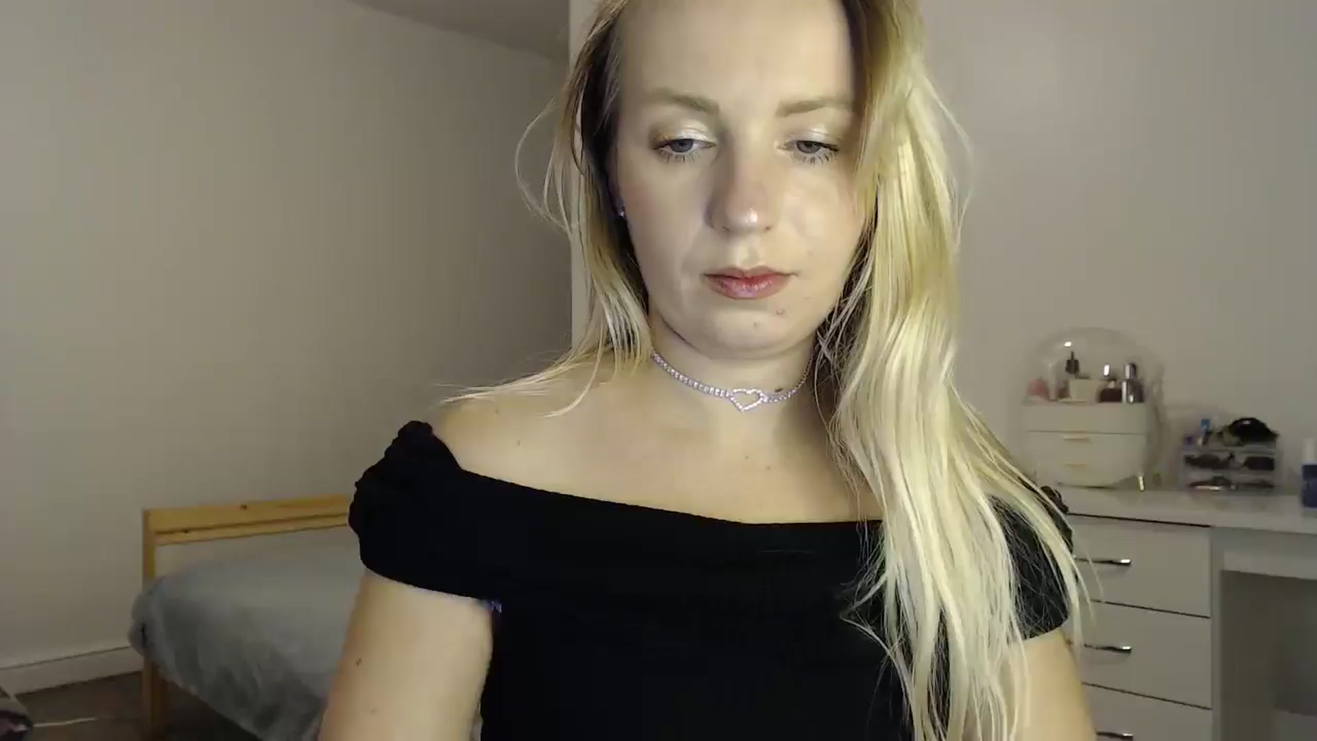 Gallery image thumbnail from Amy_CuteBambi's myfreecams stream on, 11/23/2025, 18:30 image 1 of 20