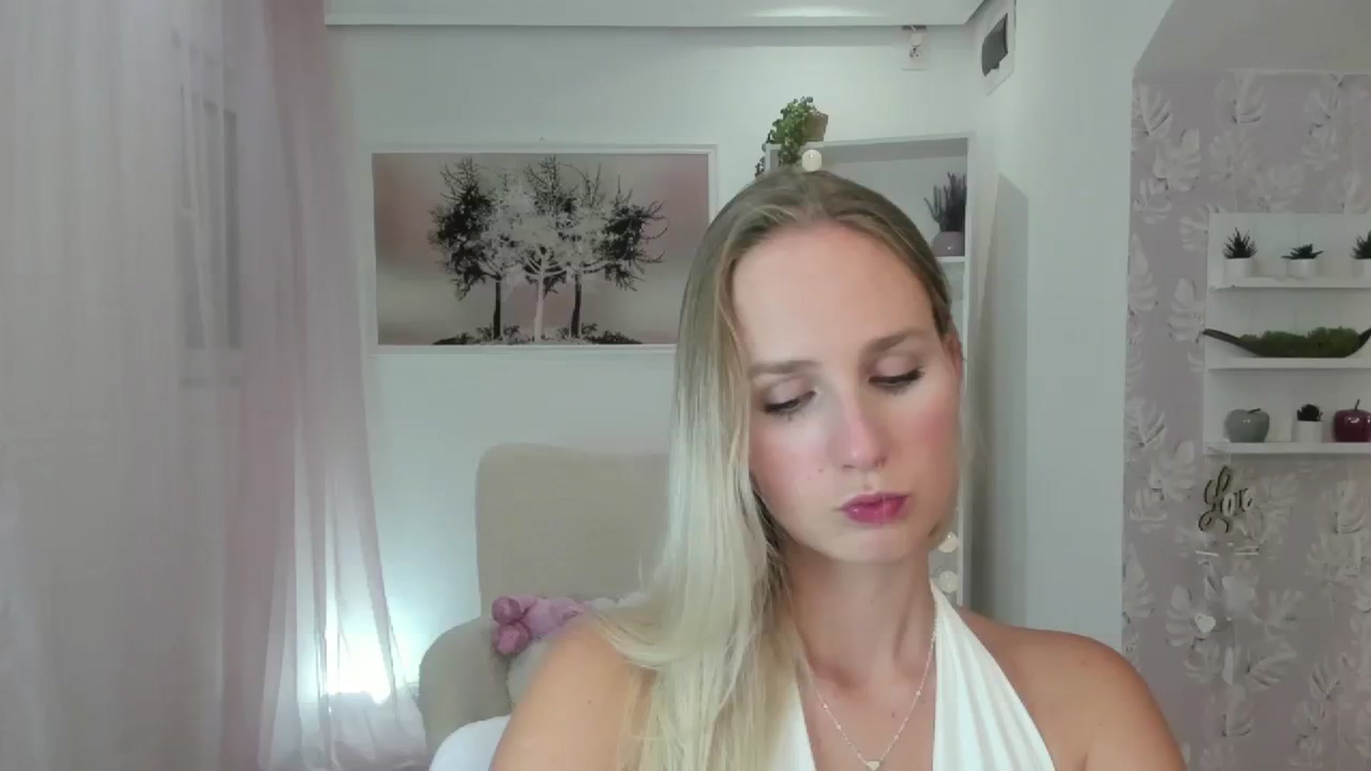 Gallery image thumbnail from Amy_Rea18's myfreecams stream on, 08/06/2023, 20:18 image 1 of 20