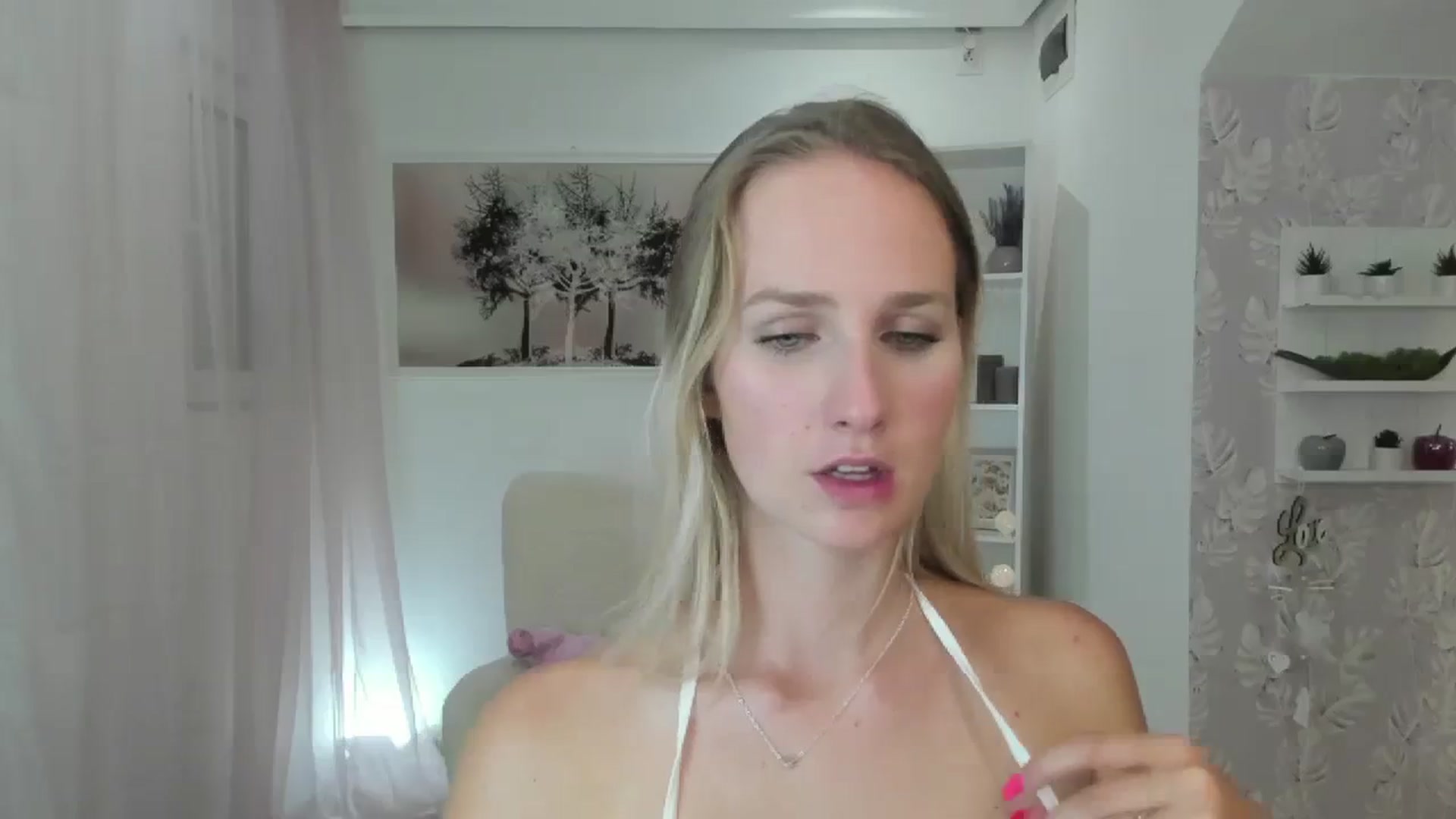 Gallery image thumbnail from Amy_Rea18's myfreecams stream on, 08/06/2023, 20:18 image 12 of 20