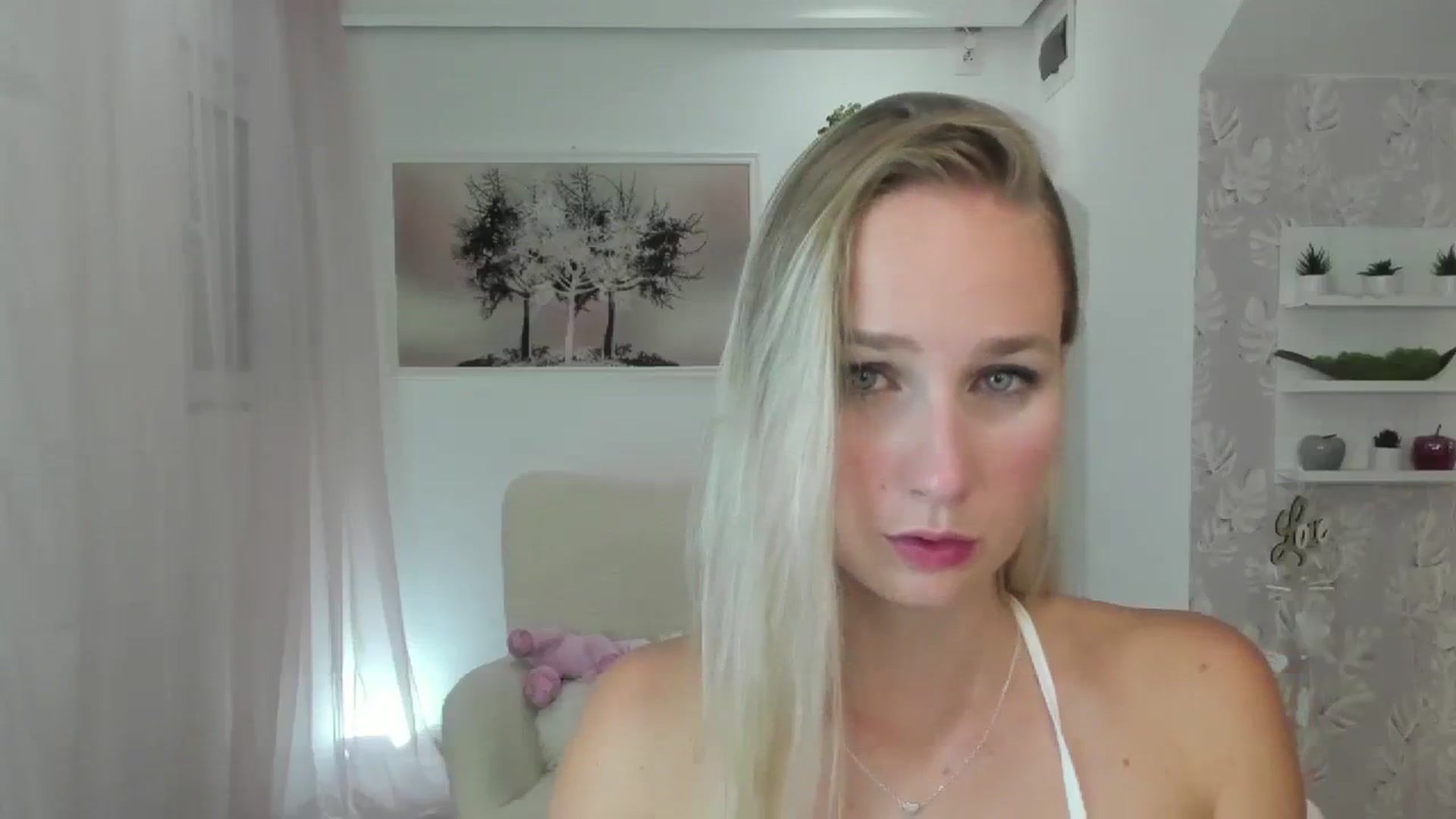 Gallery image thumbnail from Amy_Rea18's myfreecams stream on, 08/06/2023, 20:18 image 11 of 20