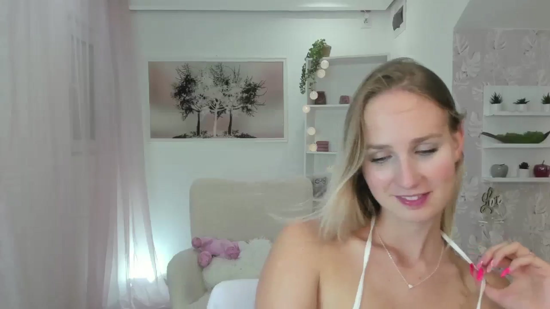 Gallery image thumbnail from Amy_Rea18's myfreecams stream on, 08/06/2023, 20:18 image 14 of 20