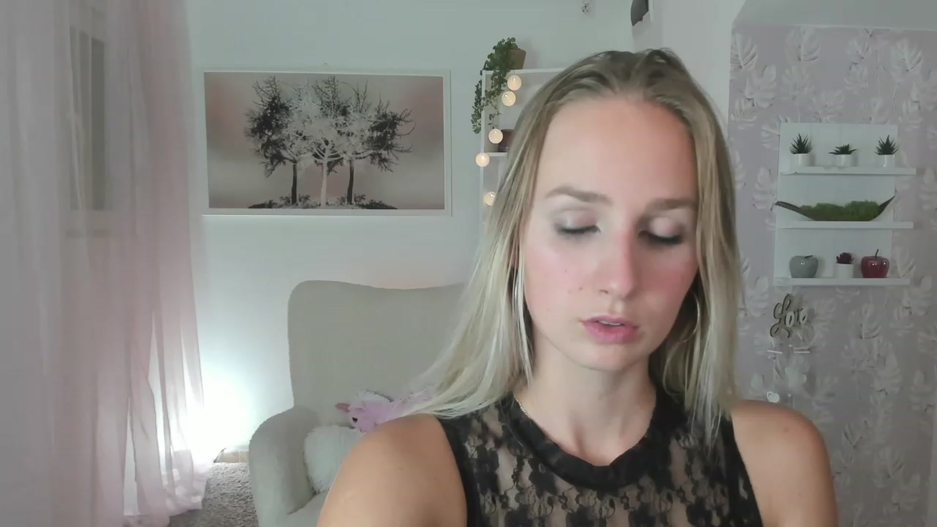 Gallery image thumbnail from Amy_Rea18's myfreecams stream on, 08/07/2023, 19:06 image 2 of 20
