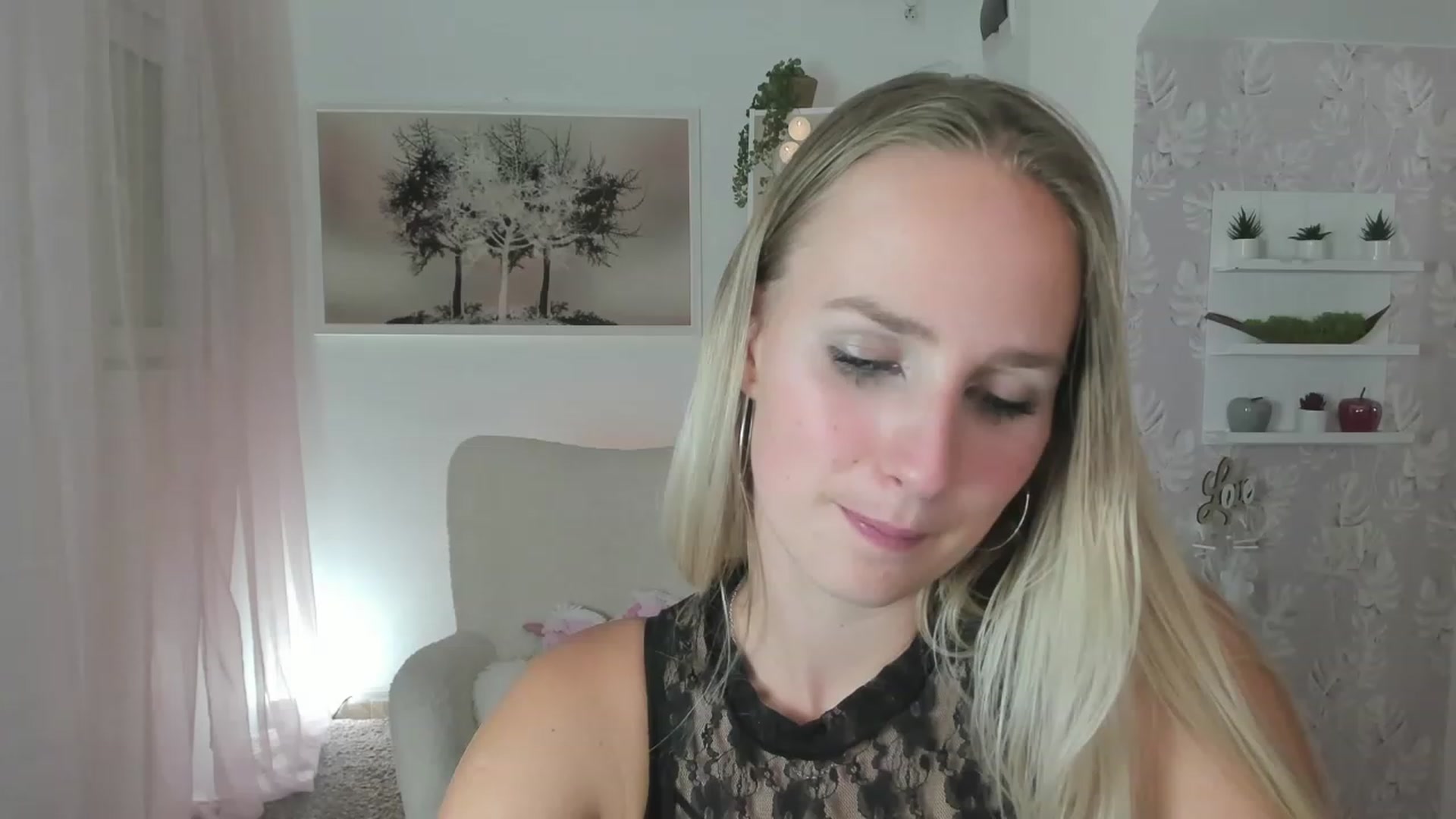 Gallery image thumbnail from Amy_Rea18's myfreecams stream on, 08/07/2023, 19:06 image 17 of 20