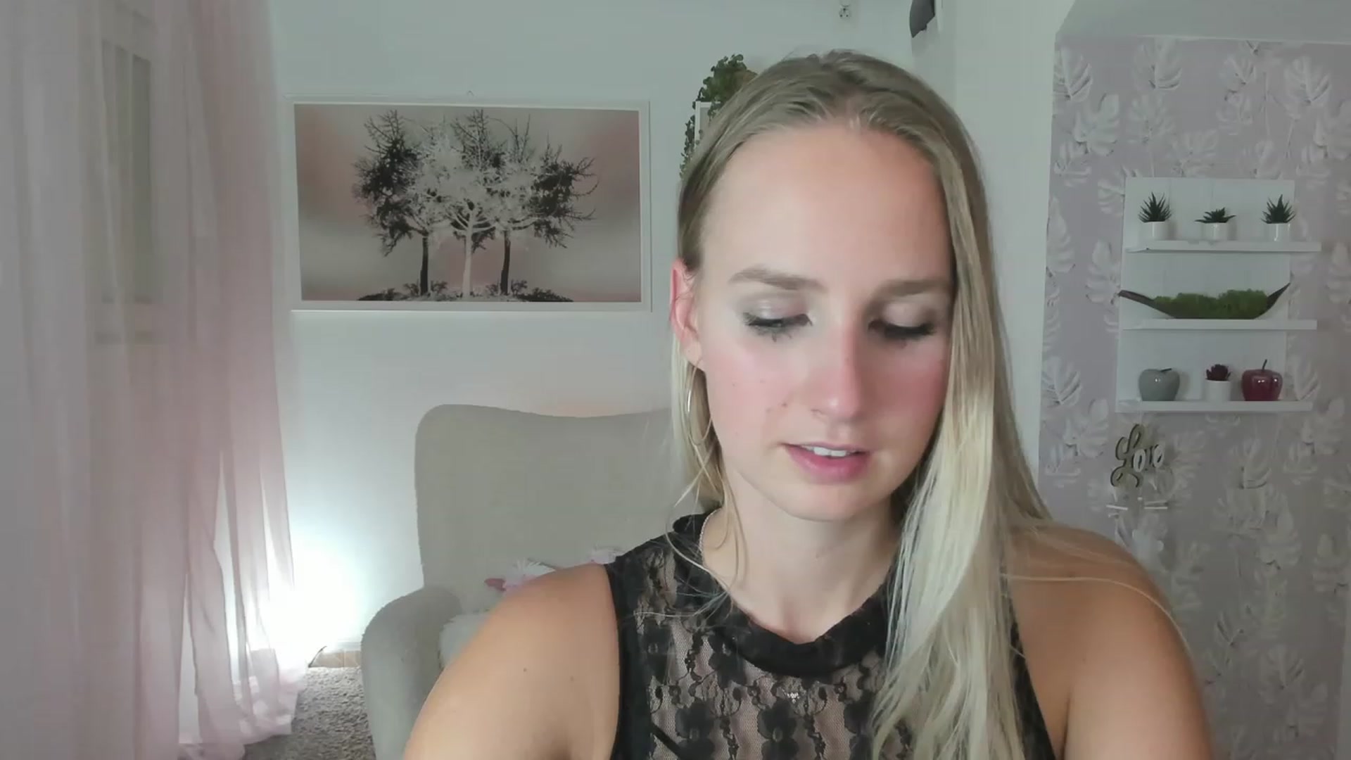 Gallery image thumbnail from Amy_Rea18's myfreecams stream on, 08/07/2023, 19:06 image 16 of 20