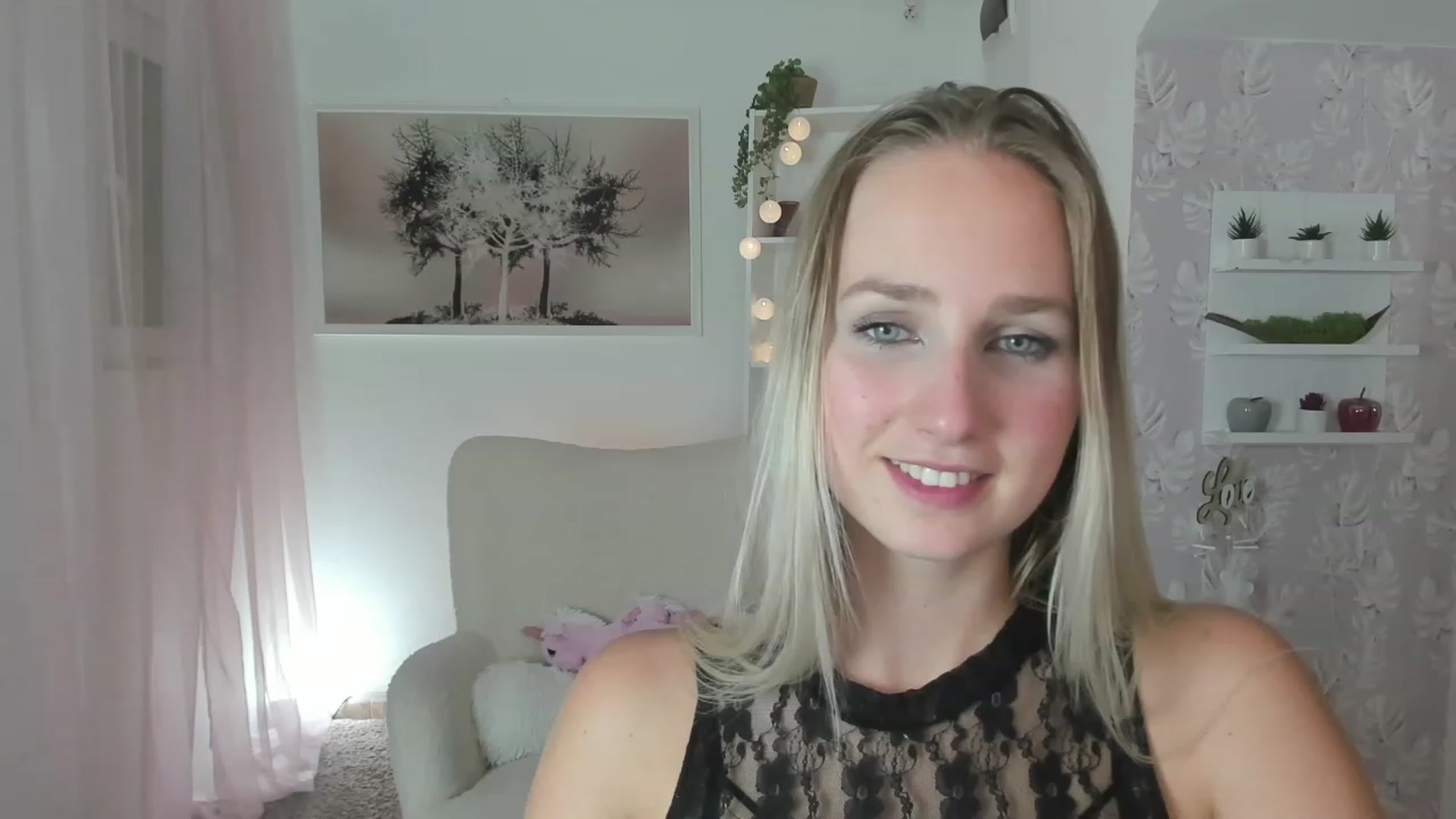 Gallery image thumbnail from Amy_Rea18's myfreecams stream on, 08/07/2023, 19:06 image 4 of 20