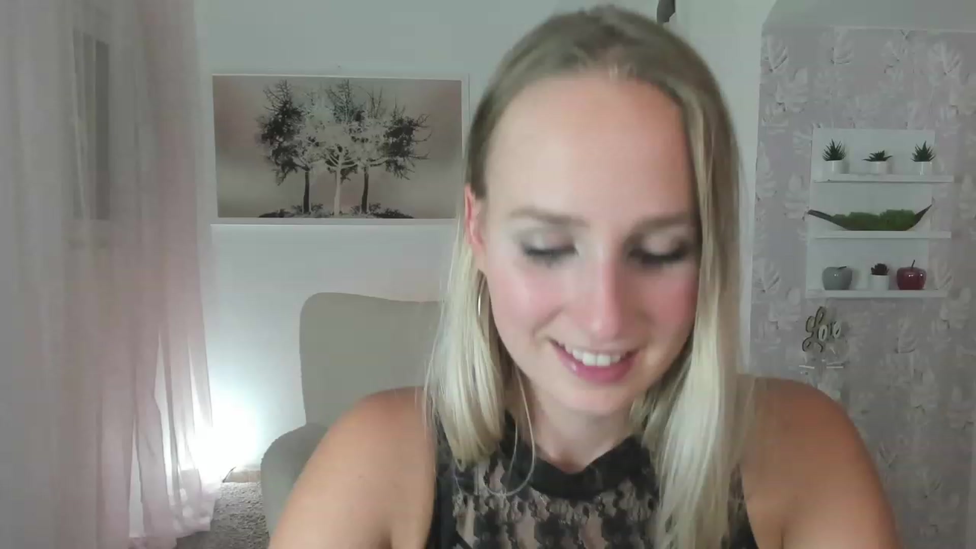 Gallery image thumbnail from Amy_Rea18's myfreecams stream on, 08/07/2023, 19:06 image 14 of 20