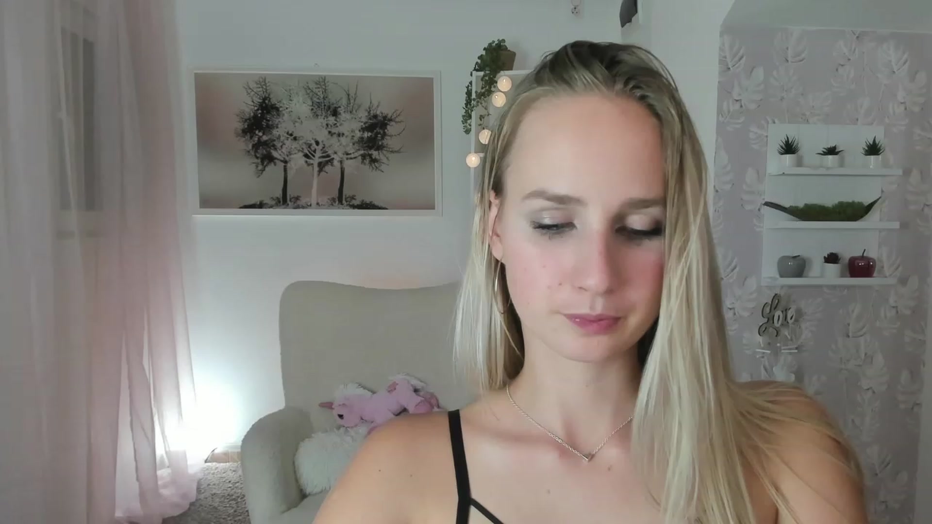 Gallery image thumbnail from Amy_Rea18's myfreecams stream on, 08/07/2023, 21:33 image 7 of 20