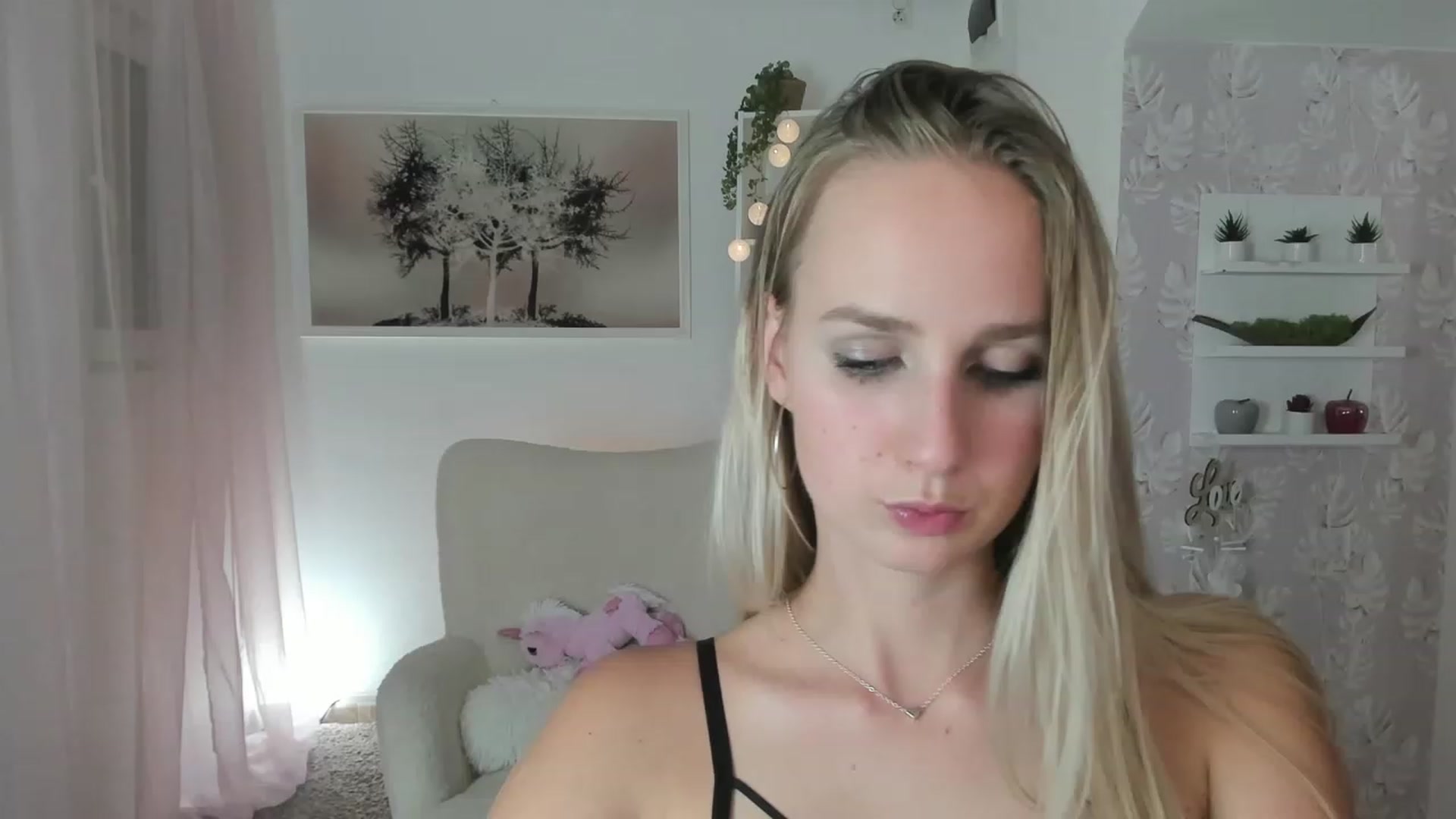Gallery image thumbnail from Amy_Rea18's myfreecams stream on, 08/07/2023, 21:33 image 6 of 20