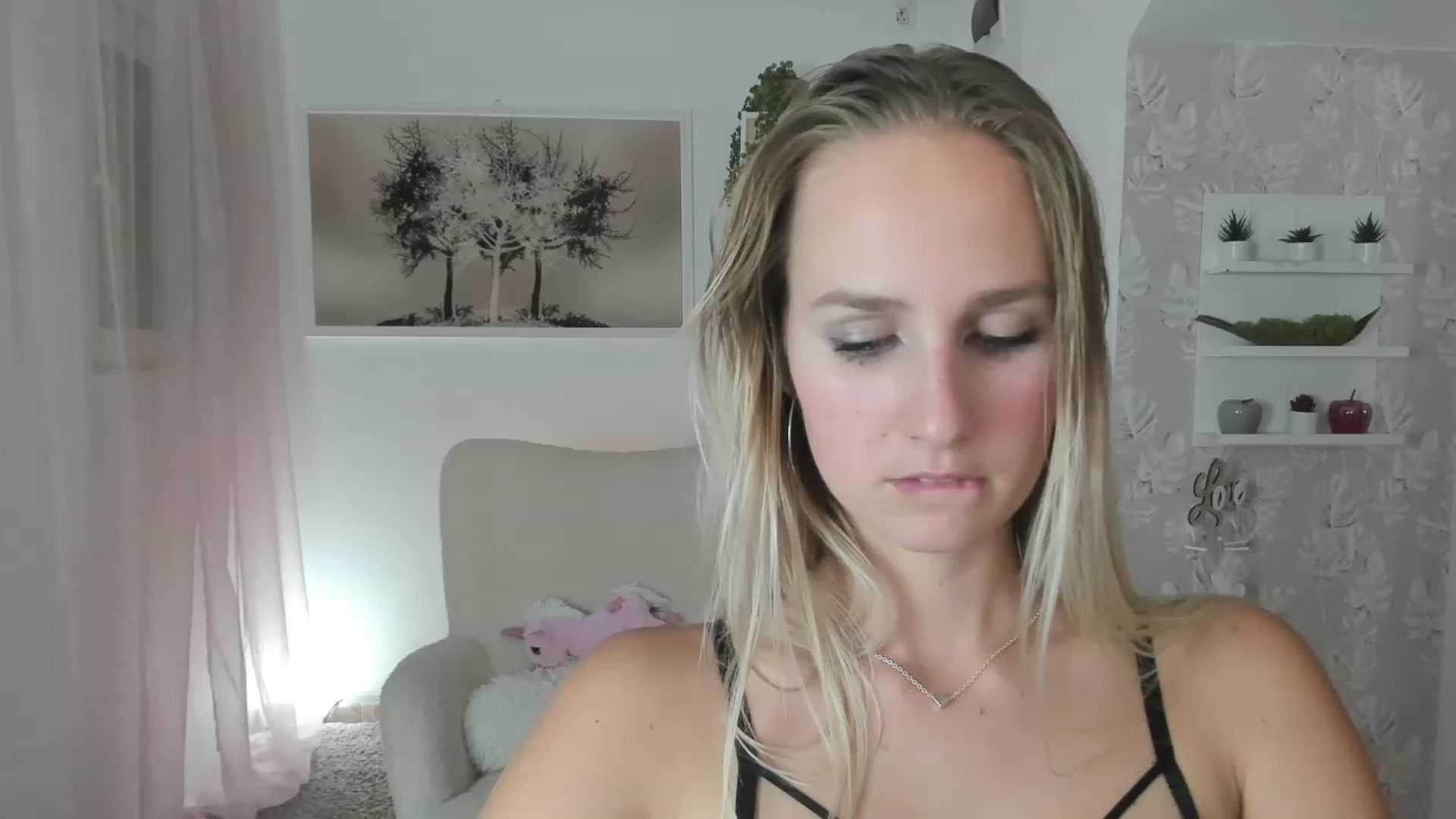 Gallery image thumbnail from Amy_Rea18's myfreecams stream on, 08/07/2023, 21:33 image 3 of 20