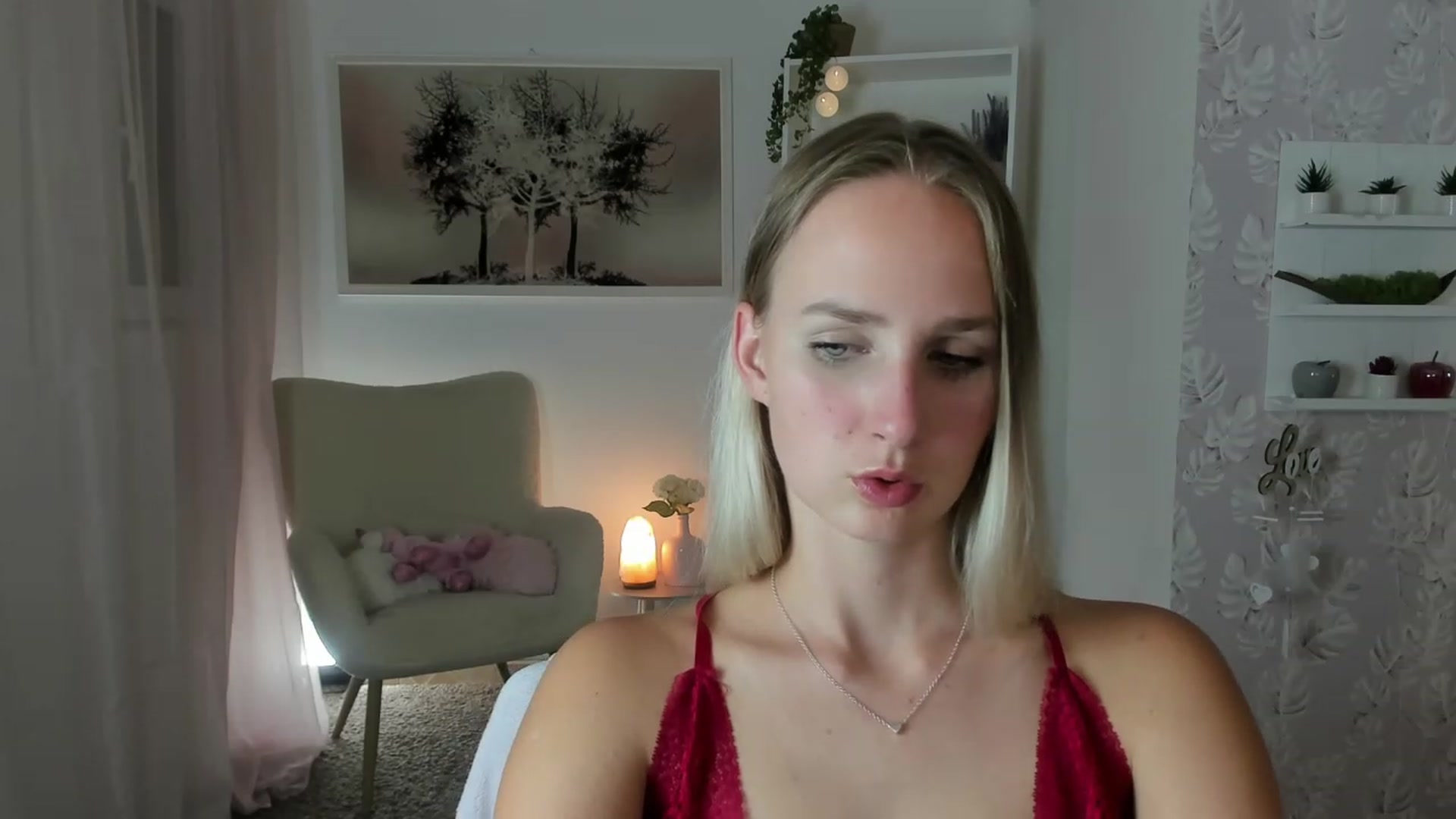 Gallery image thumbnail from Amy_Rea18's myfreecams stream on, 08/09/2023, 19:14 image 16 of 20