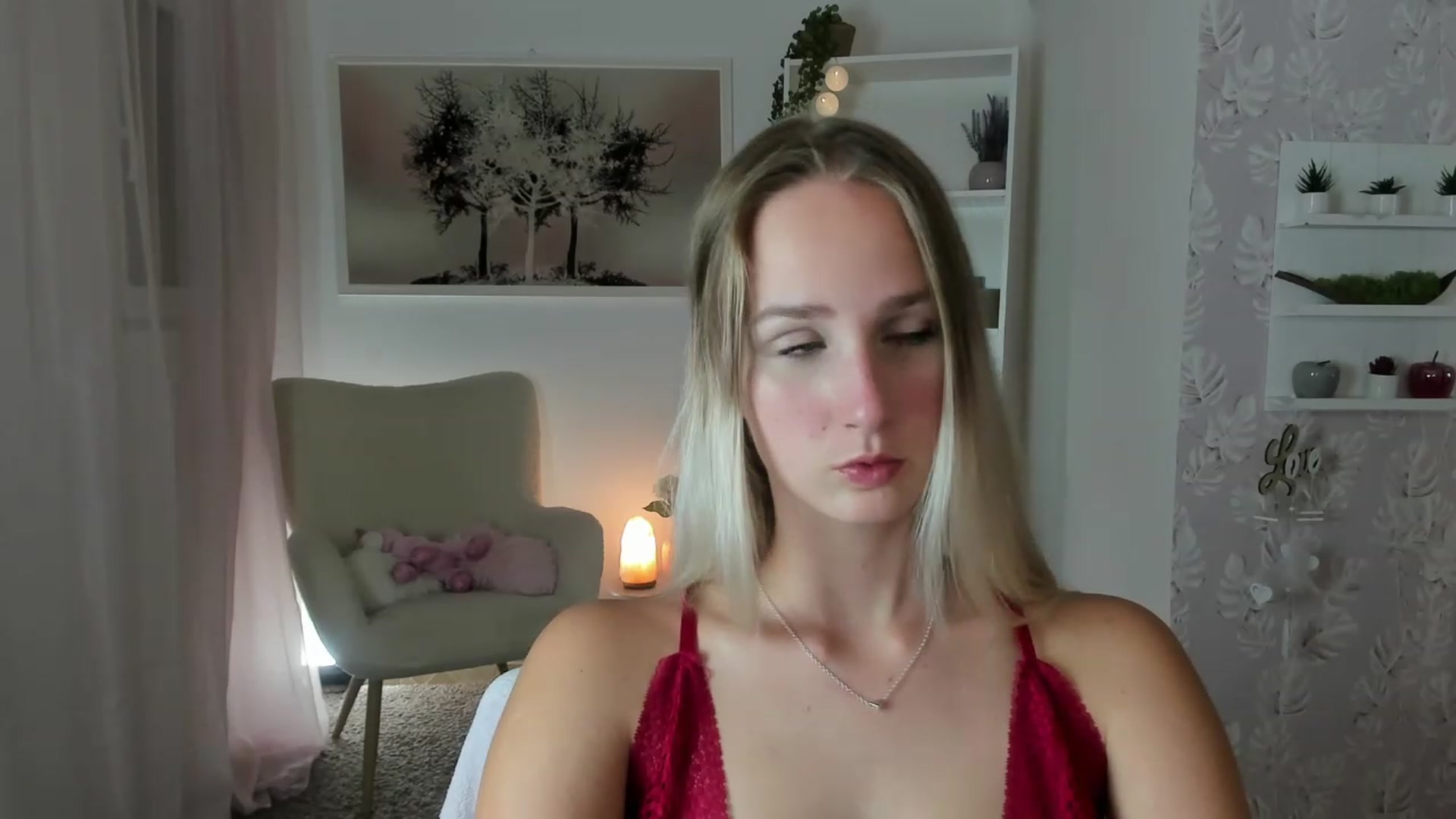 Gallery image thumbnail from Amy_Rea18's myfreecams stream on, 08/09/2023, 19:14 image 14 of 20