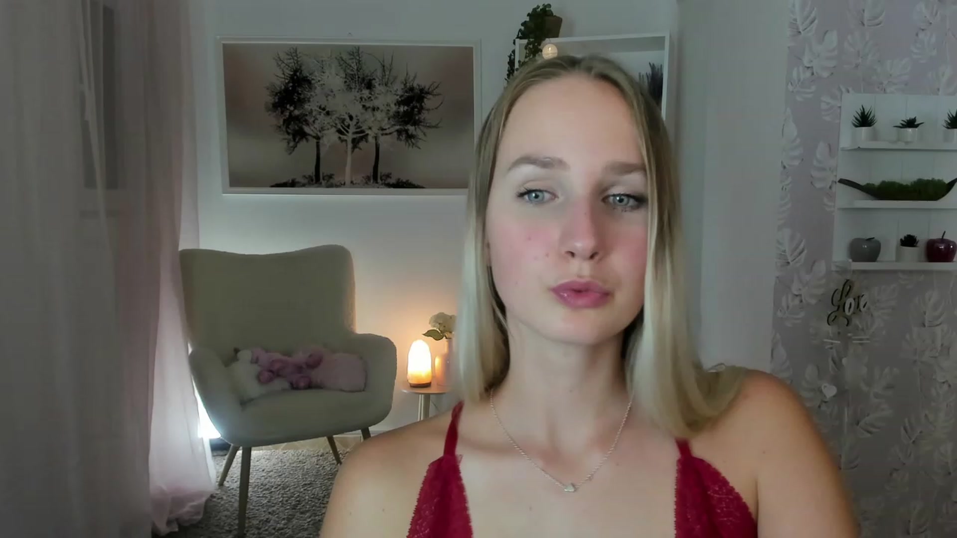 Gallery image thumbnail from Amy_Rea18's myfreecams stream on, 08/09/2023, 20:01 image 8 of 20