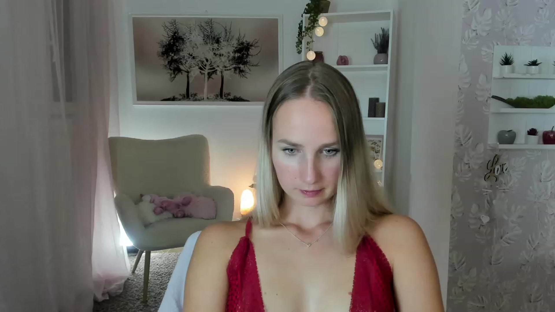 Gallery image thumbnail from Amy_Rea18's myfreecams stream on, 08/09/2023, 20:25 image 18 of 20