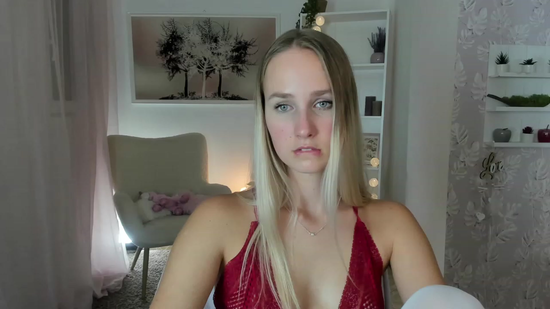Gallery image thumbnail from Amy_Rea18's myfreecams stream on, 08/09/2023, 20:25 image 9 of 20