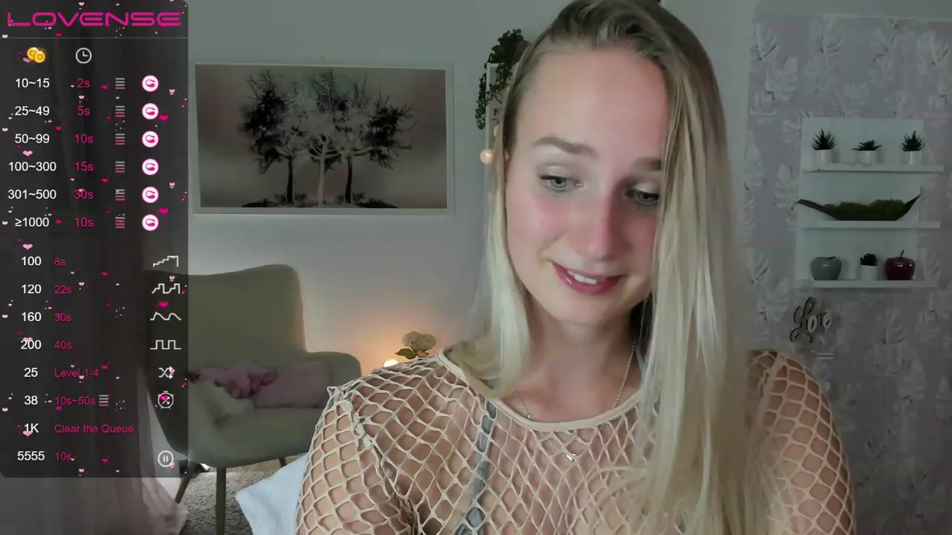 Gallery image thumbnail from Amy_Rea18's myfreecams stream on, 08/10/2023, 21:10 image 1 of 20