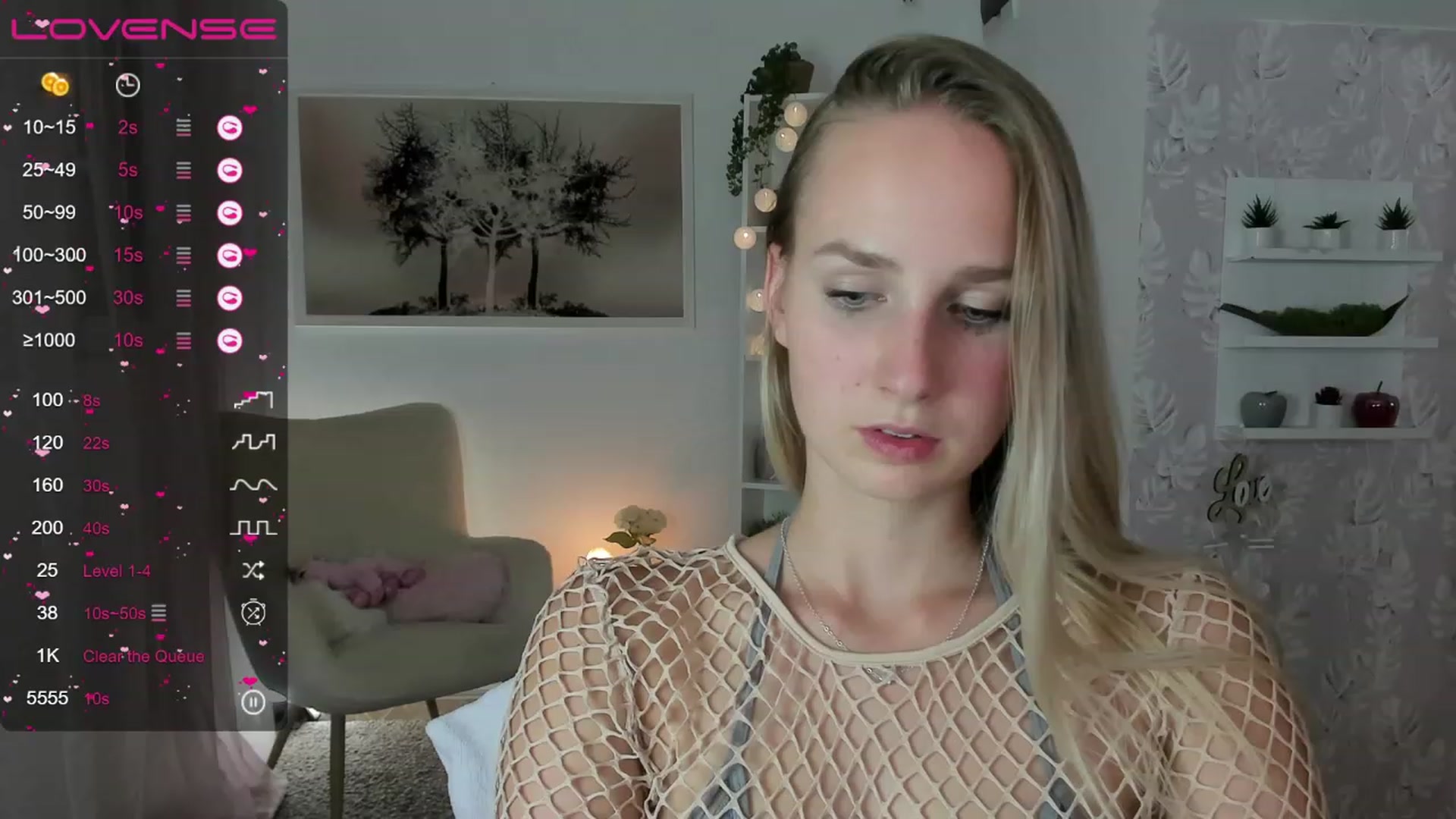 Gallery image thumbnail from Amy_Rea18's myfreecams stream on, 08/10/2023, 21:10 image 7 of 20