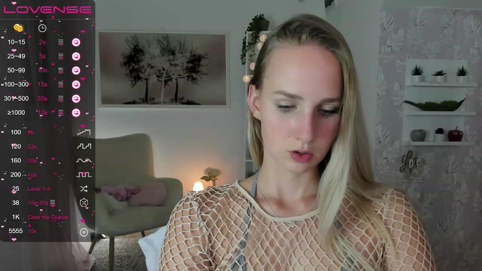 Gallery image thumbnail from Amy_Rea18's myfreecams stream on, 08/10/2023, 21:10 image 9 of 20