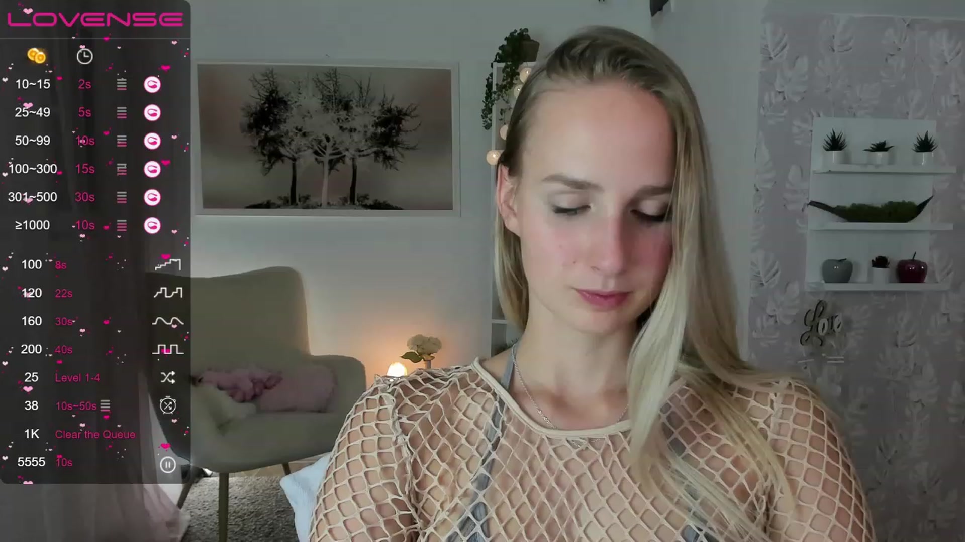Gallery image thumbnail from Amy_Rea18's myfreecams stream on, 08/10/2023, 21:10 image 8 of 20
