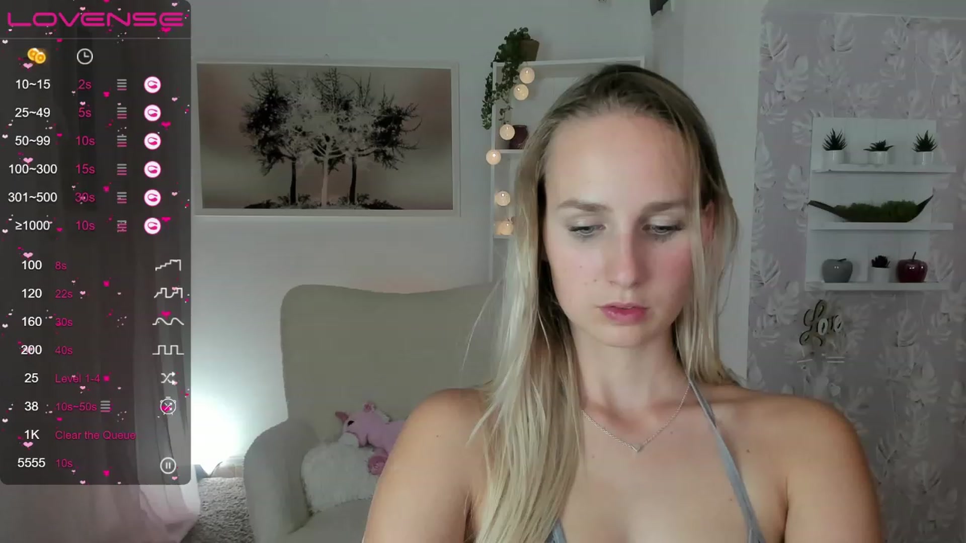 Gallery image thumbnail from Amy_Rea18's myfreecams stream on, 08/10/2023, 22:15 image 16 of 20