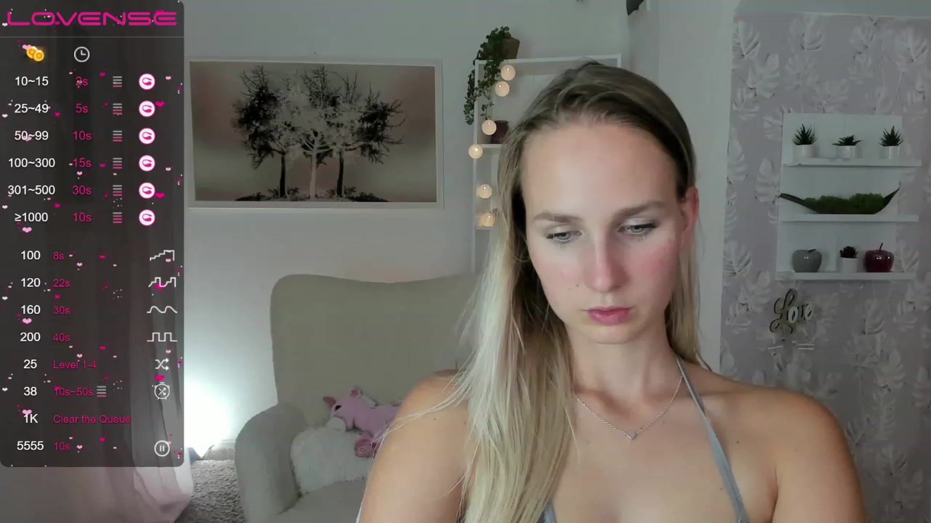 Gallery image thumbnail from Amy_Rea18's myfreecams stream on, 08/10/2023, 22:15 image 14 of 20