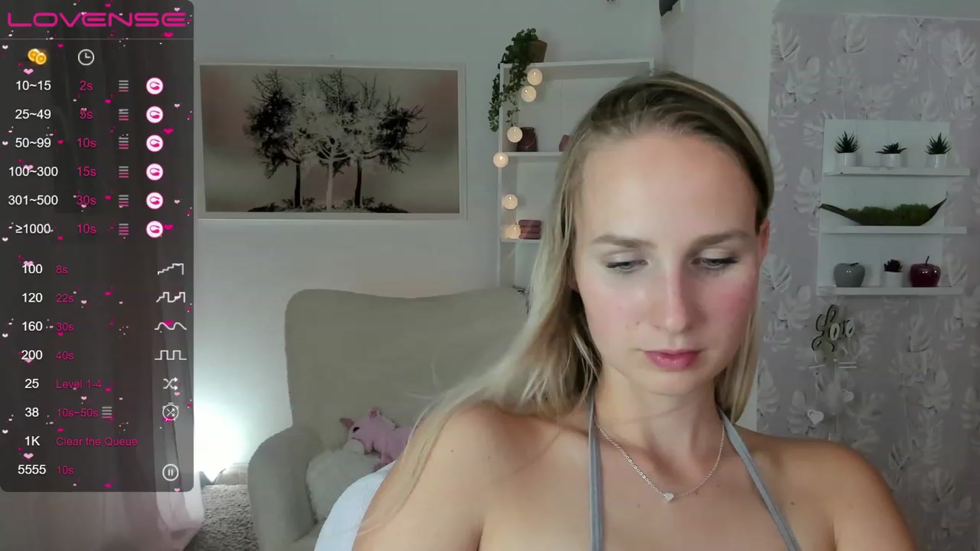 Gallery image thumbnail from Amy_Rea18's myfreecams stream on, 08/10/2023, 22:15 image 6 of 20