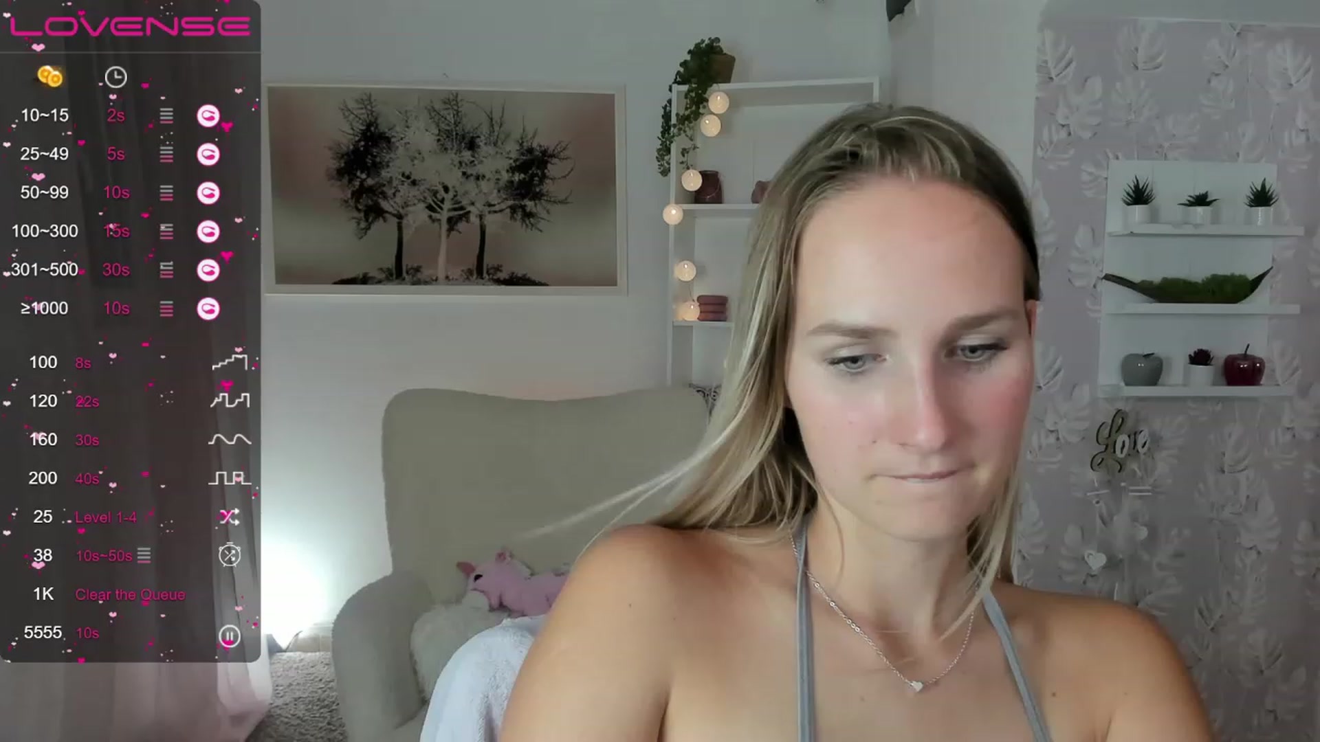 Gallery image thumbnail from Amy_Rea18's myfreecams stream on, 08/10/2023, 22:54 image 2 of 20