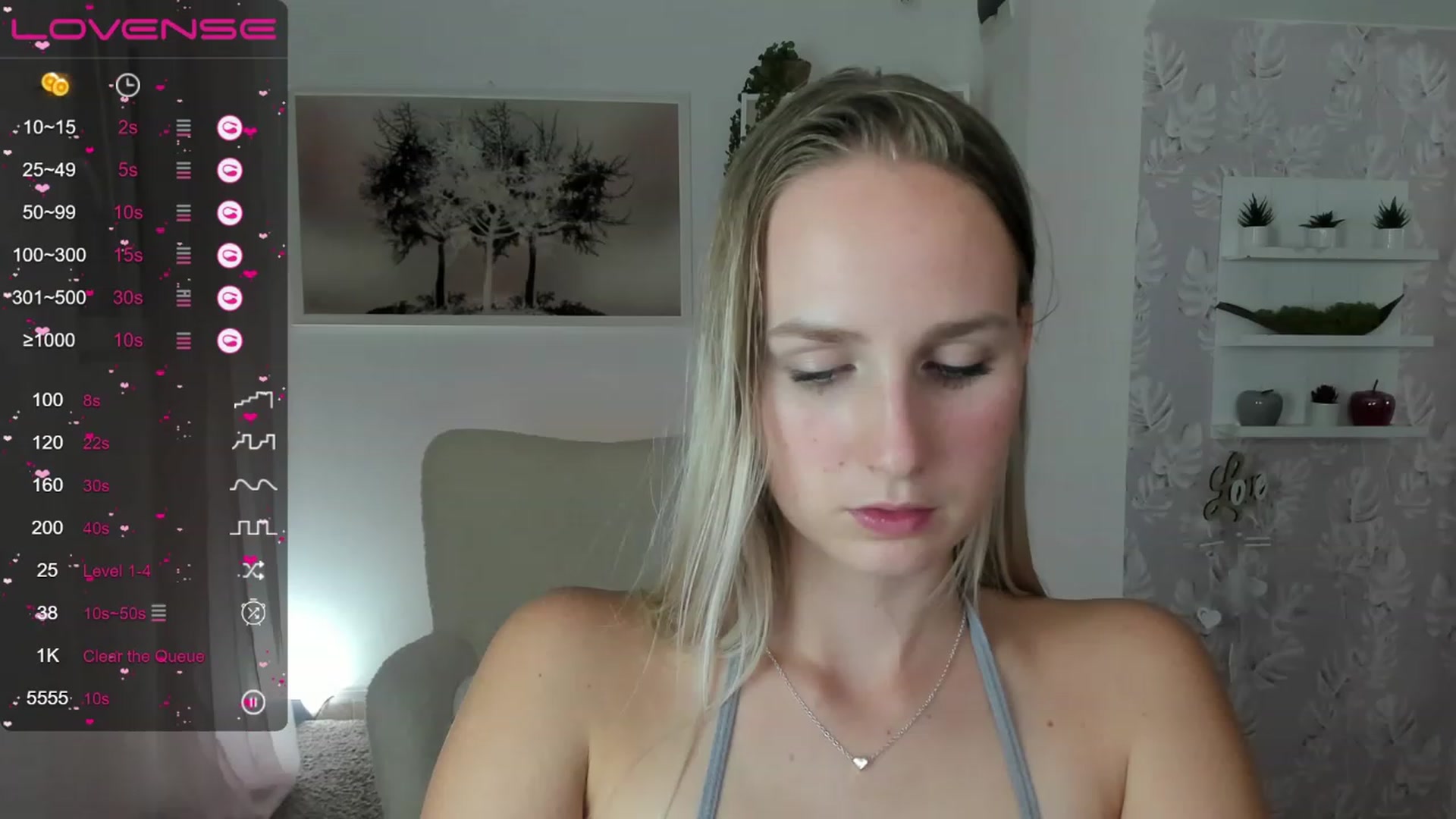 Gallery image thumbnail from Amy_Rea18's myfreecams stream on, 08/10/2023, 22:54 image 10 of 20