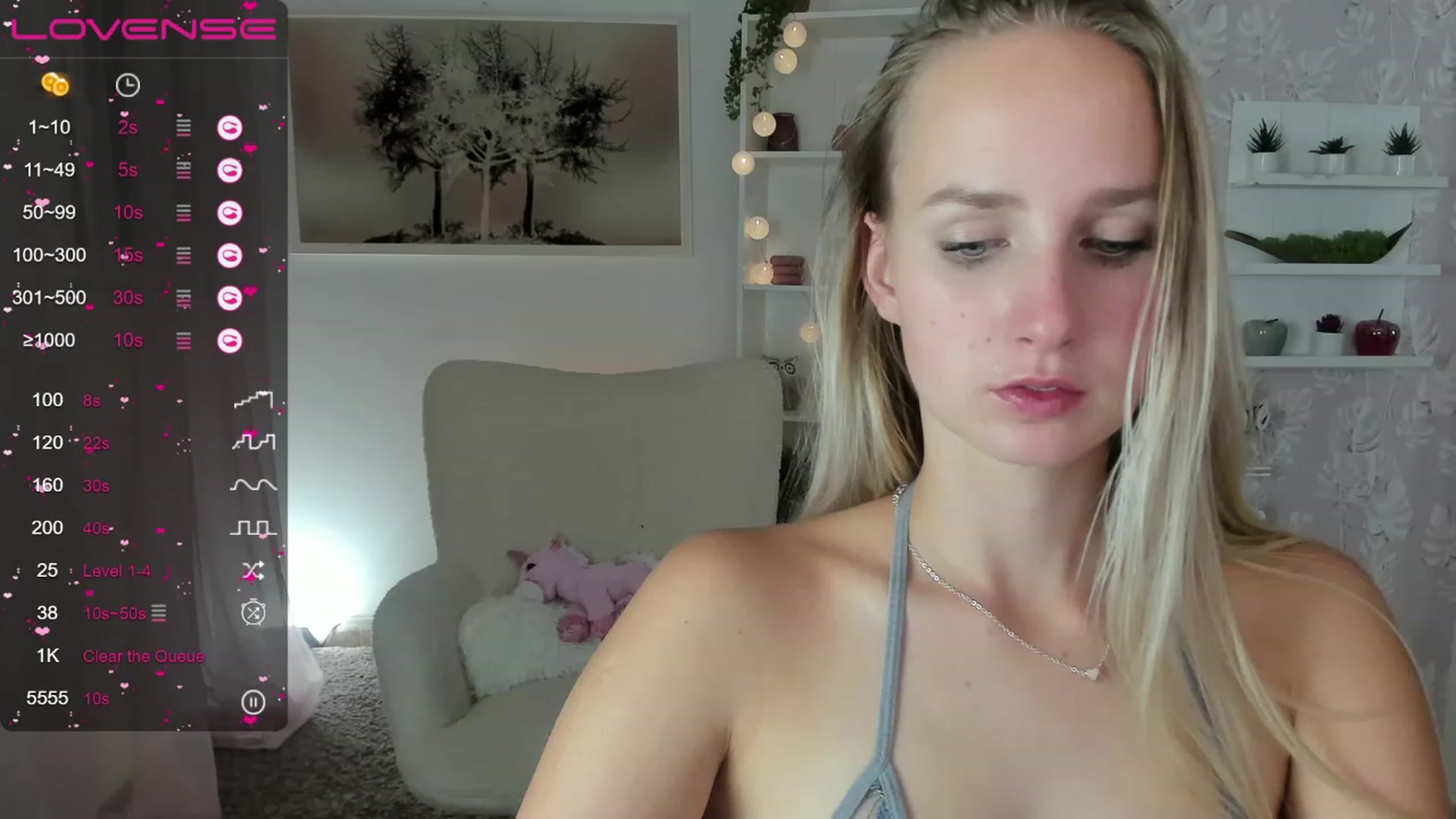 Gallery image thumbnail from Amy_Rea18's myfreecams stream on, 08/11/2023, 01:20 image 12 of 20